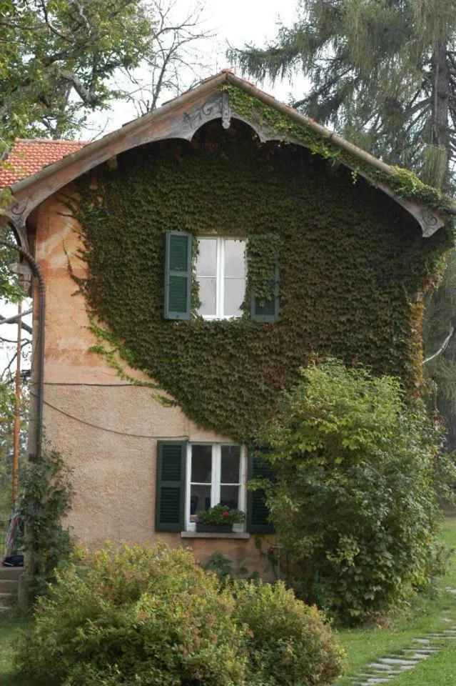 Facade/entrance in Hotel Villa Simplicitas