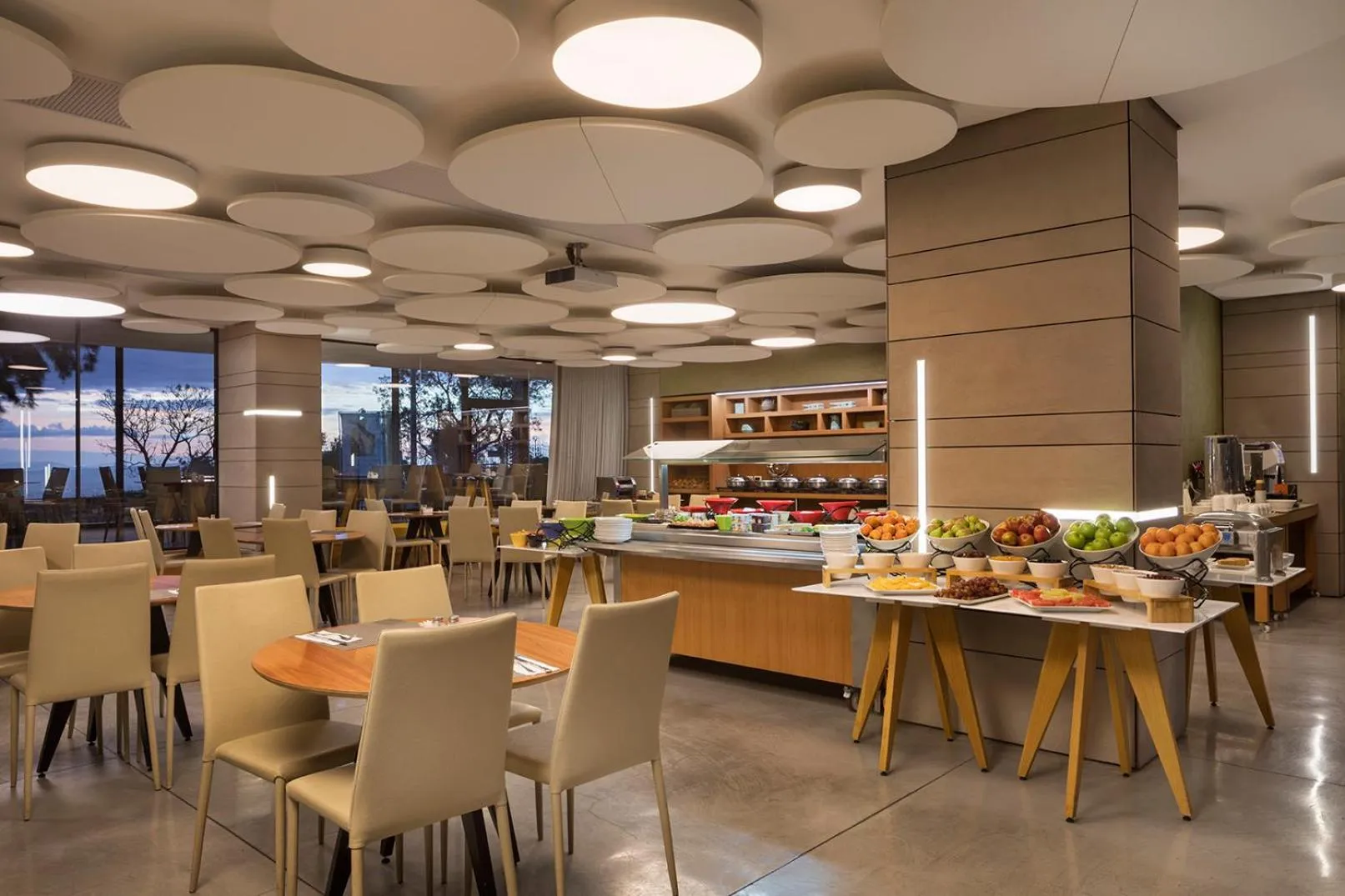 Restaurant/places to eat in Nof Hotel