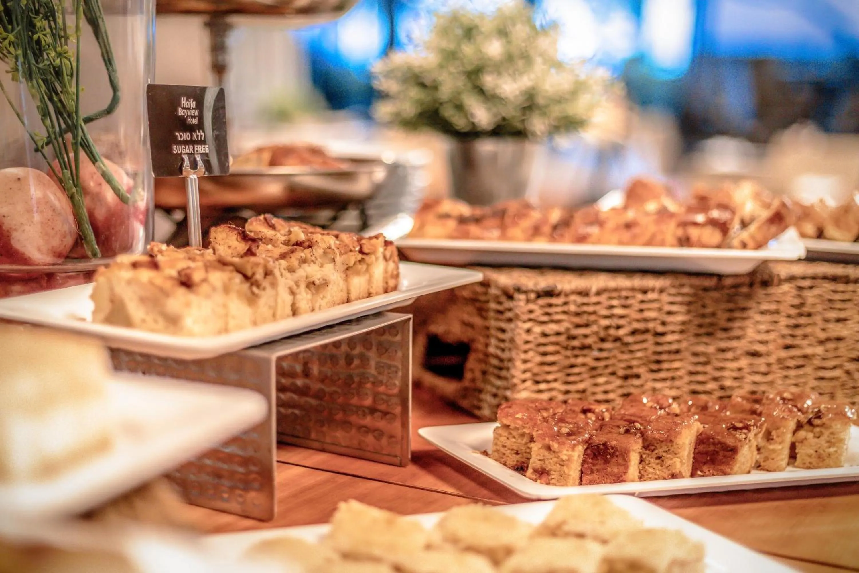 Restaurant/places to eat in Nof Hotel