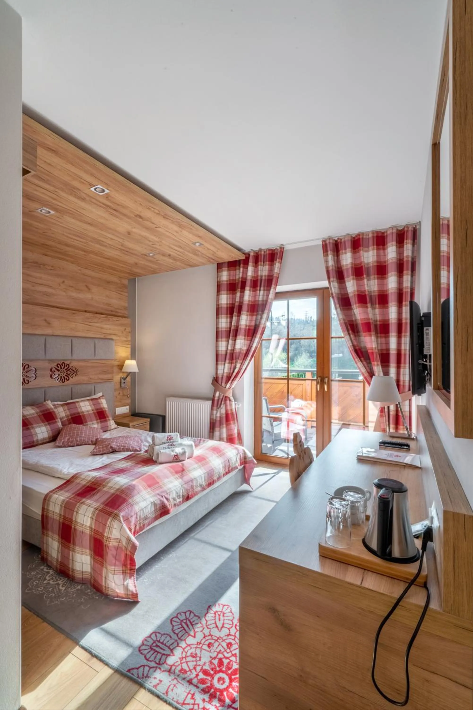 Balcony/Terrace, Bed in Parzenica B&B - Wyjątkowa i Jedyna!!! Sprawdź nas a nie pożałujesz!