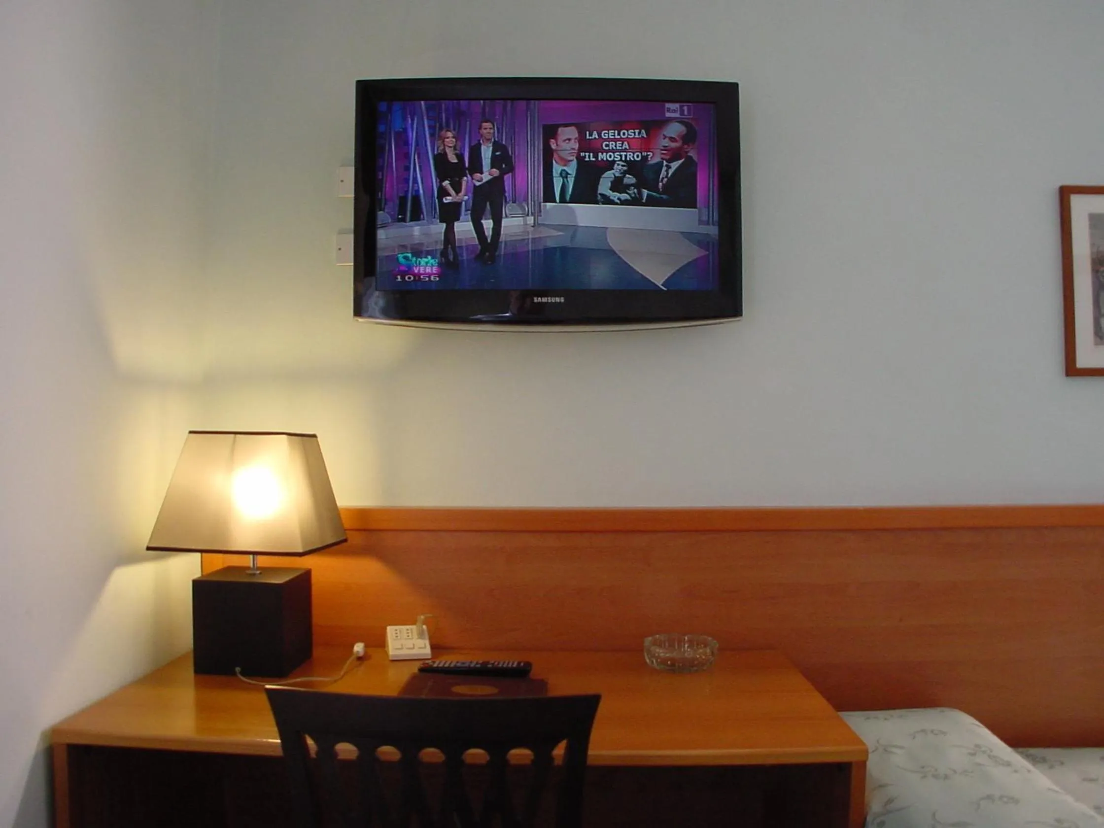 TV and multimedia in Hotel Don Abbondio