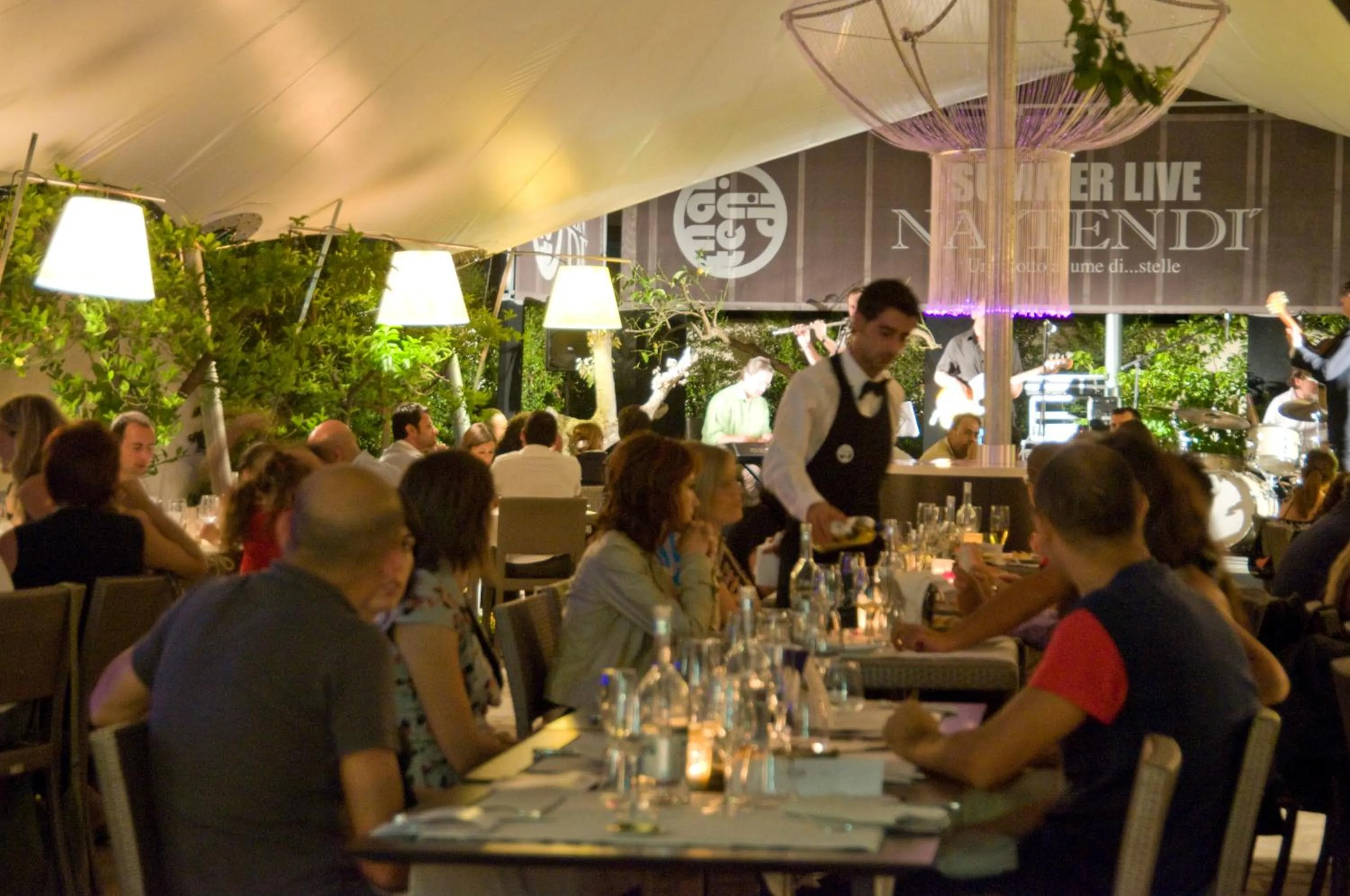 Restaurant/places to eat in Hotel Naitendì