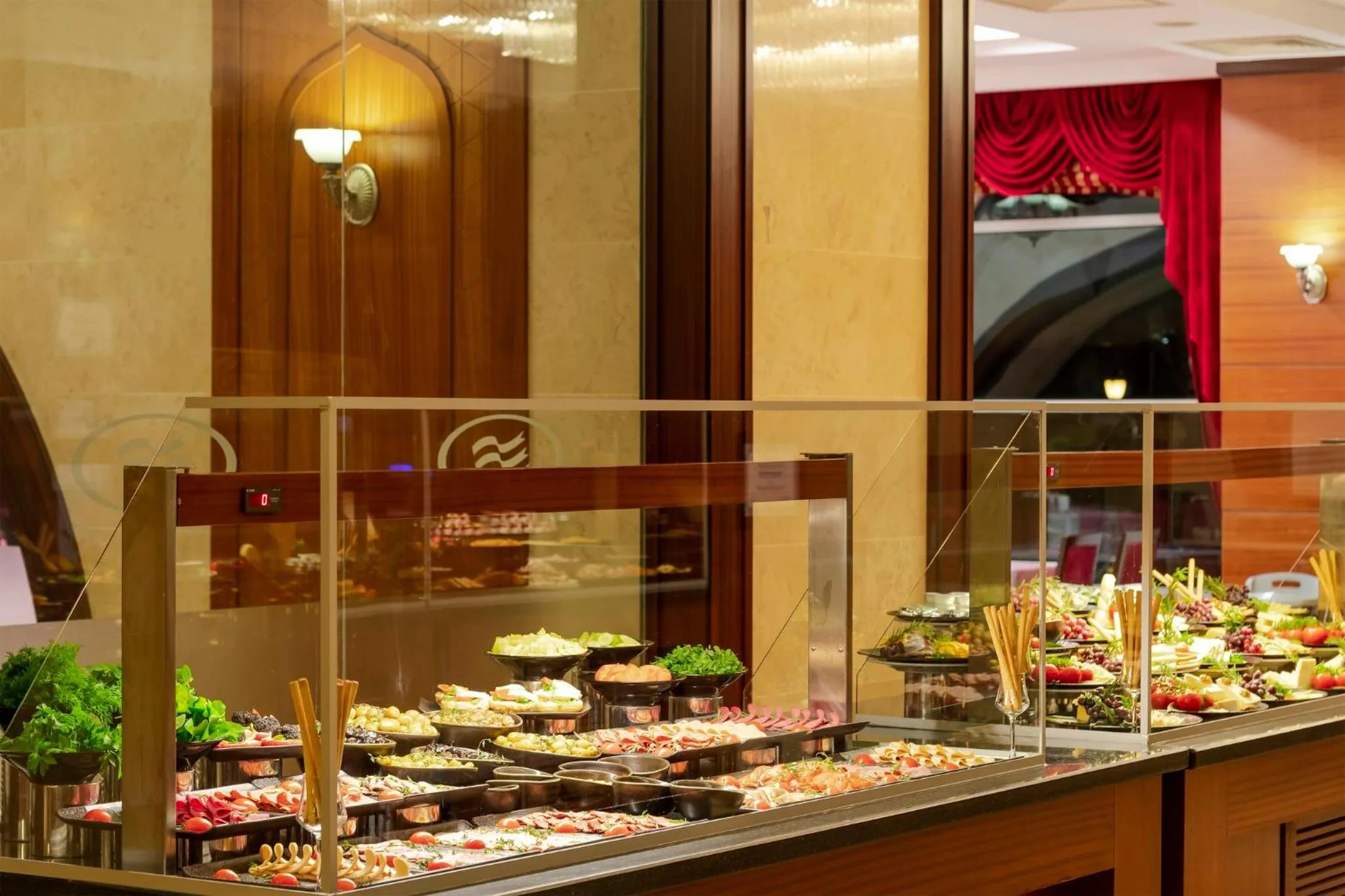 Restaurant/places to eat in Crowne Plaza Antalya by IHG