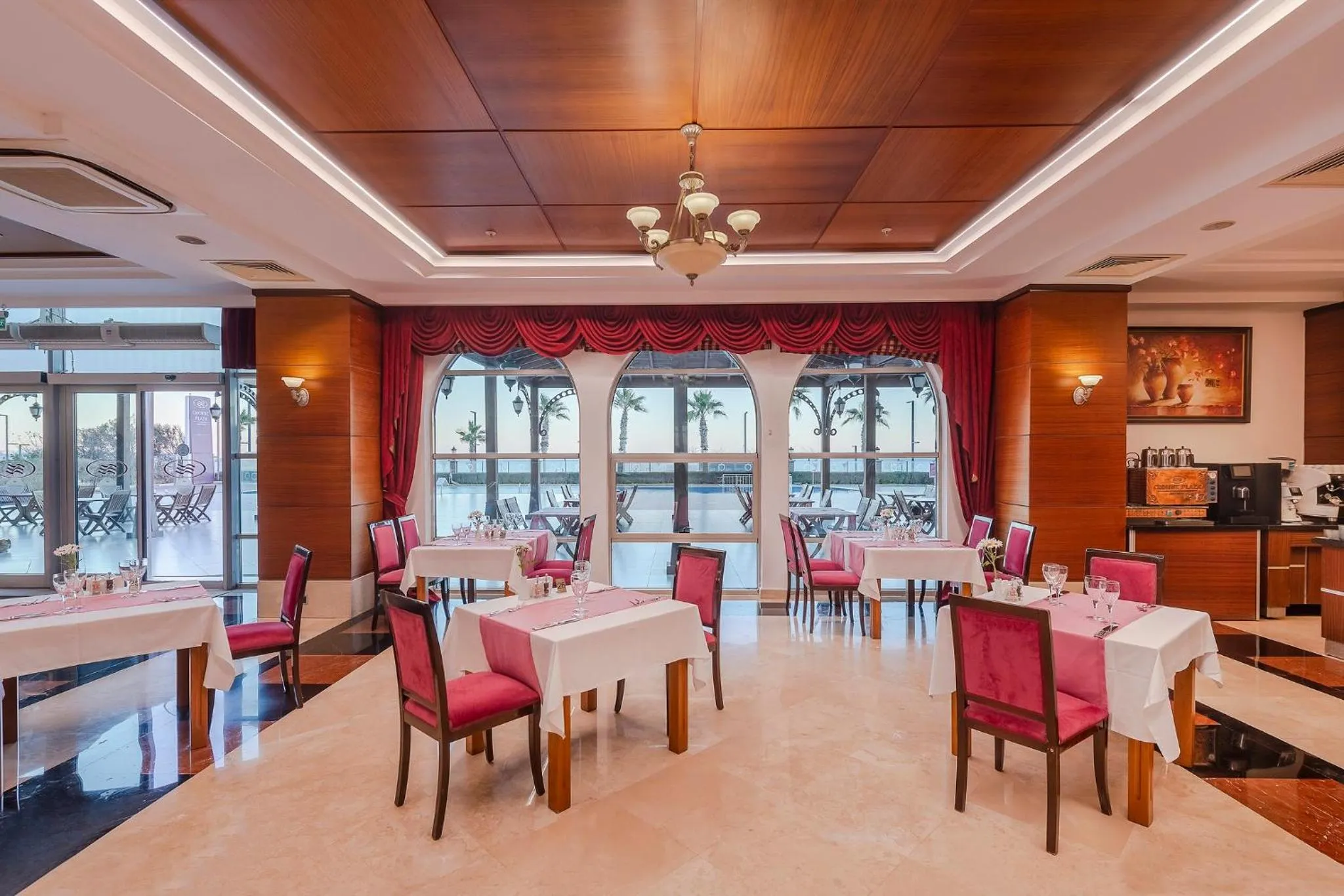 Restaurant/places to eat in Crowne Plaza Antalya by IHG