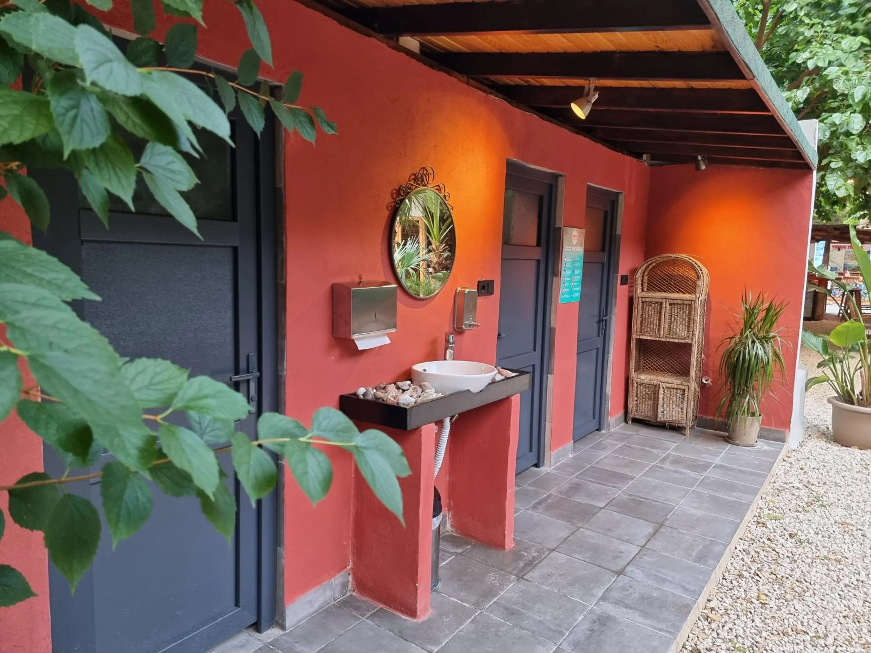 Toilet in Simge Pension