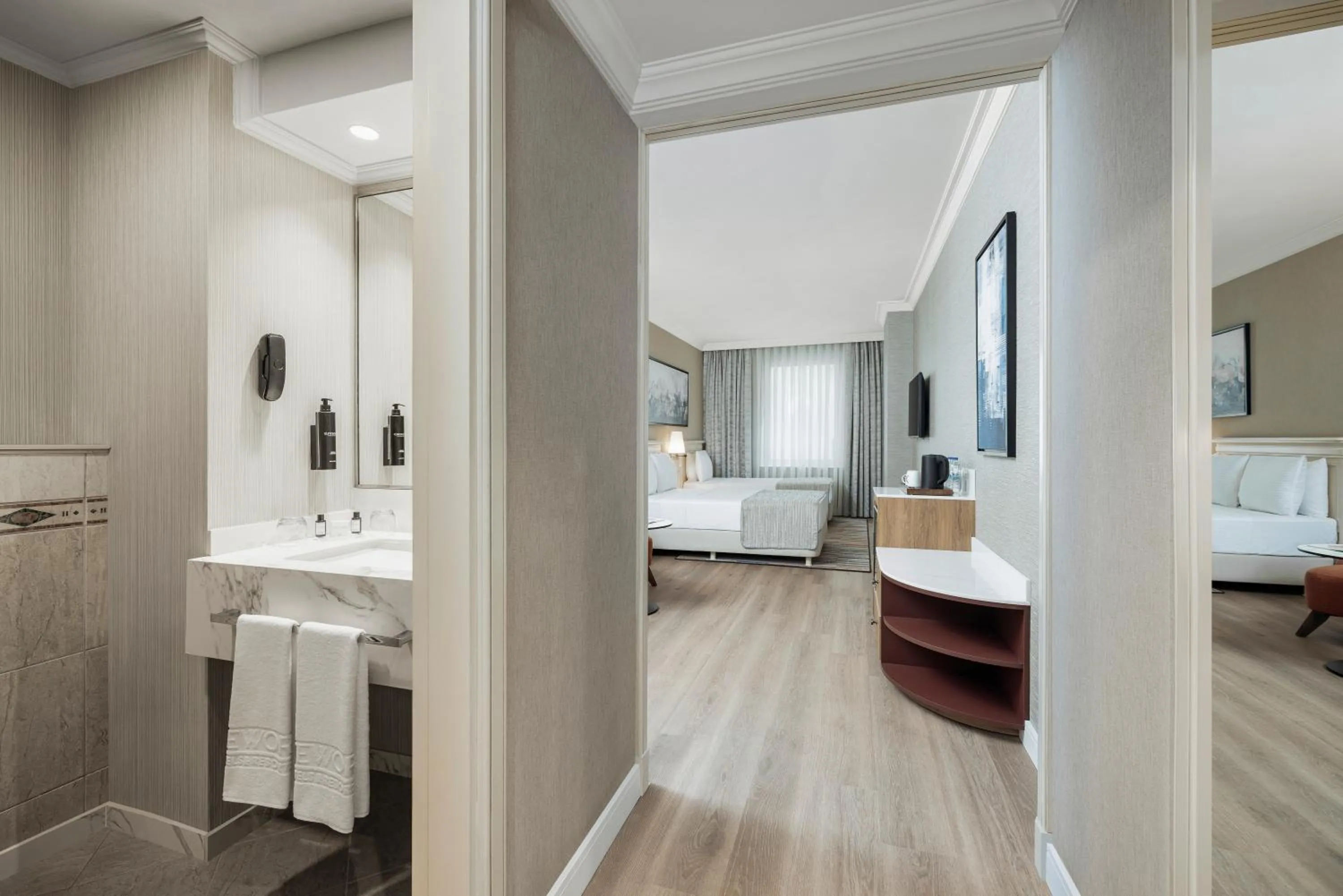 Photo of the whole room in Elite World Comfy Istanbul Taksim