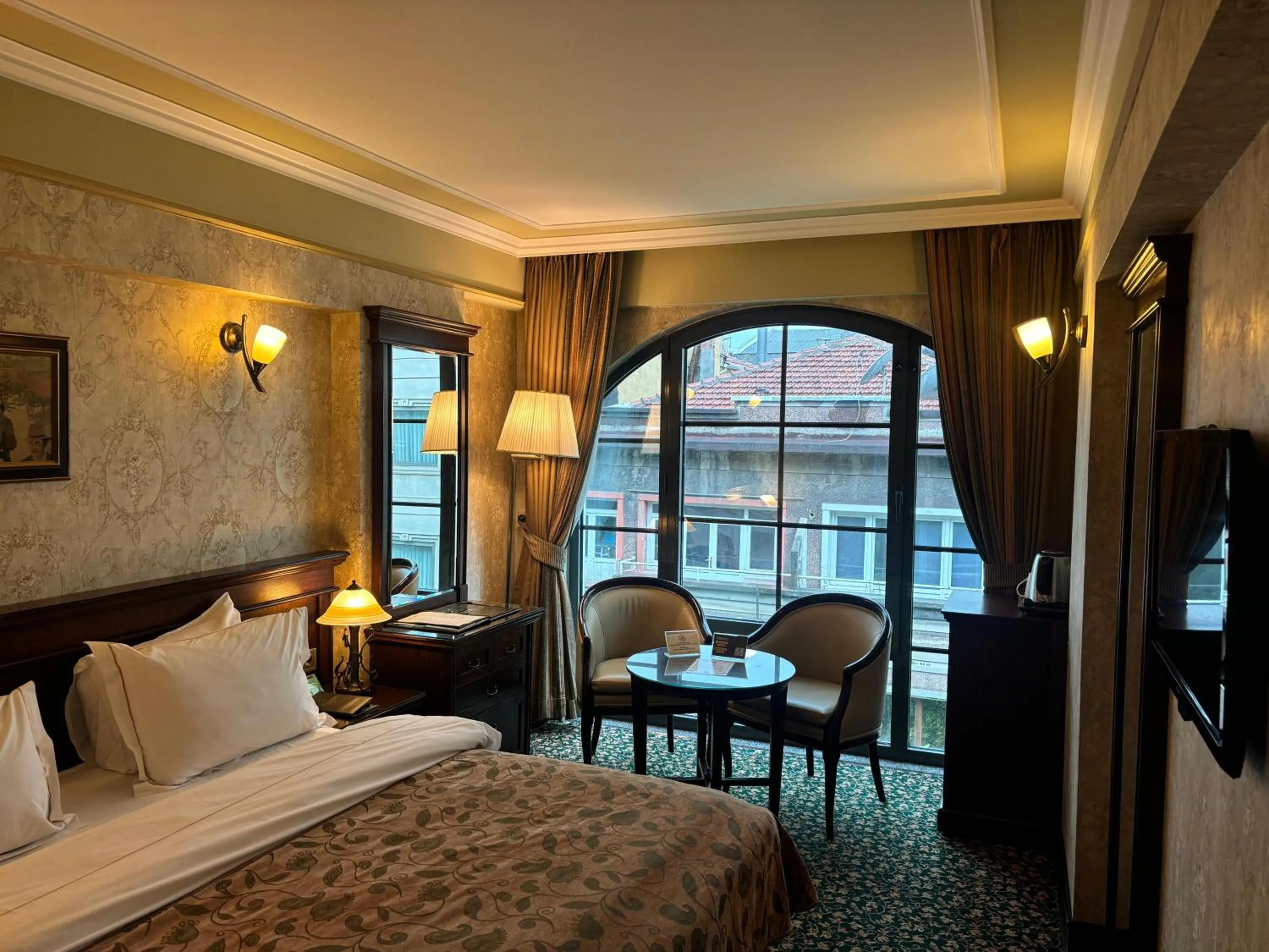 Seating area, Bed in Germir Palas Hotel - Special Class