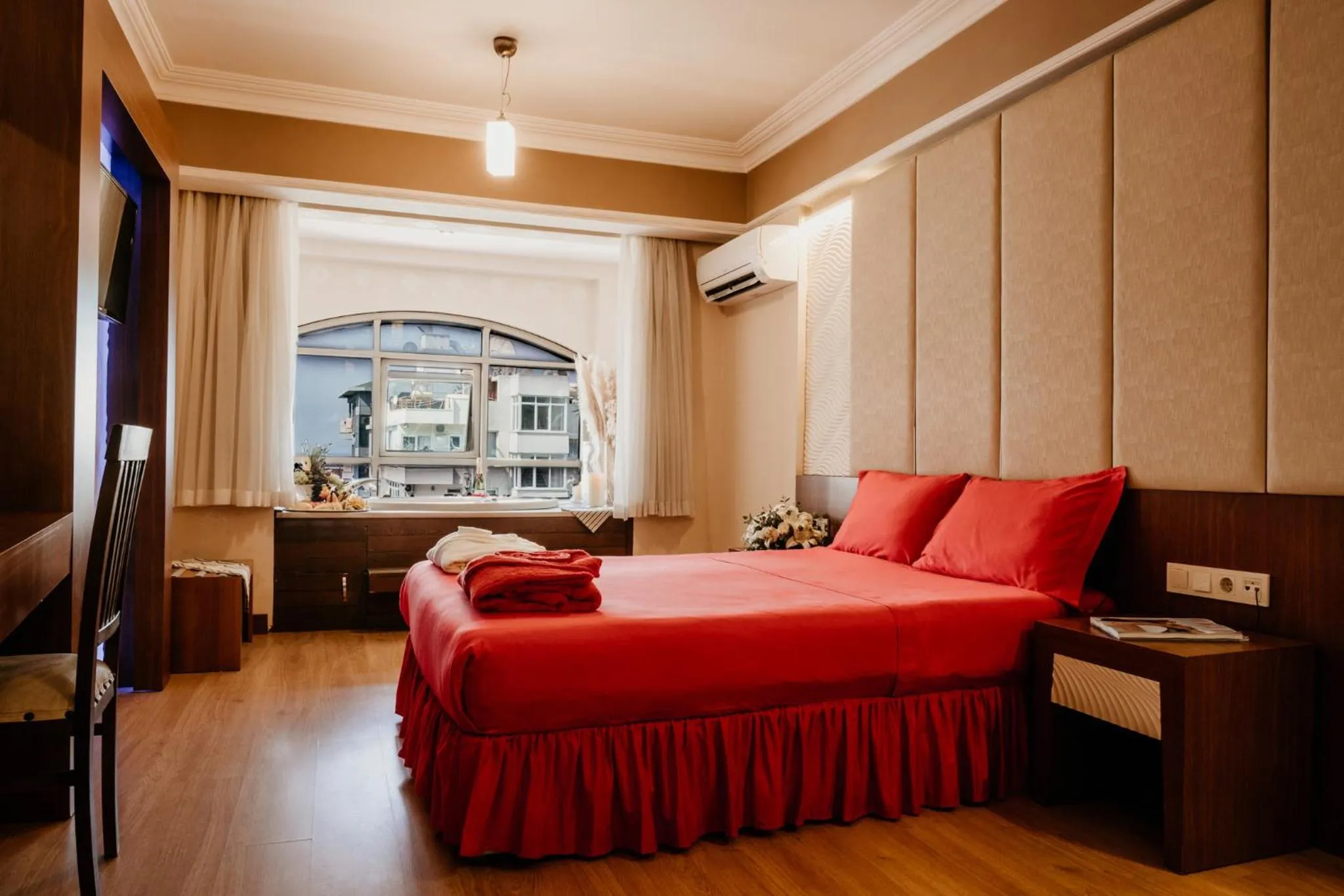 Bed in Tac Premier Hotel & Spa