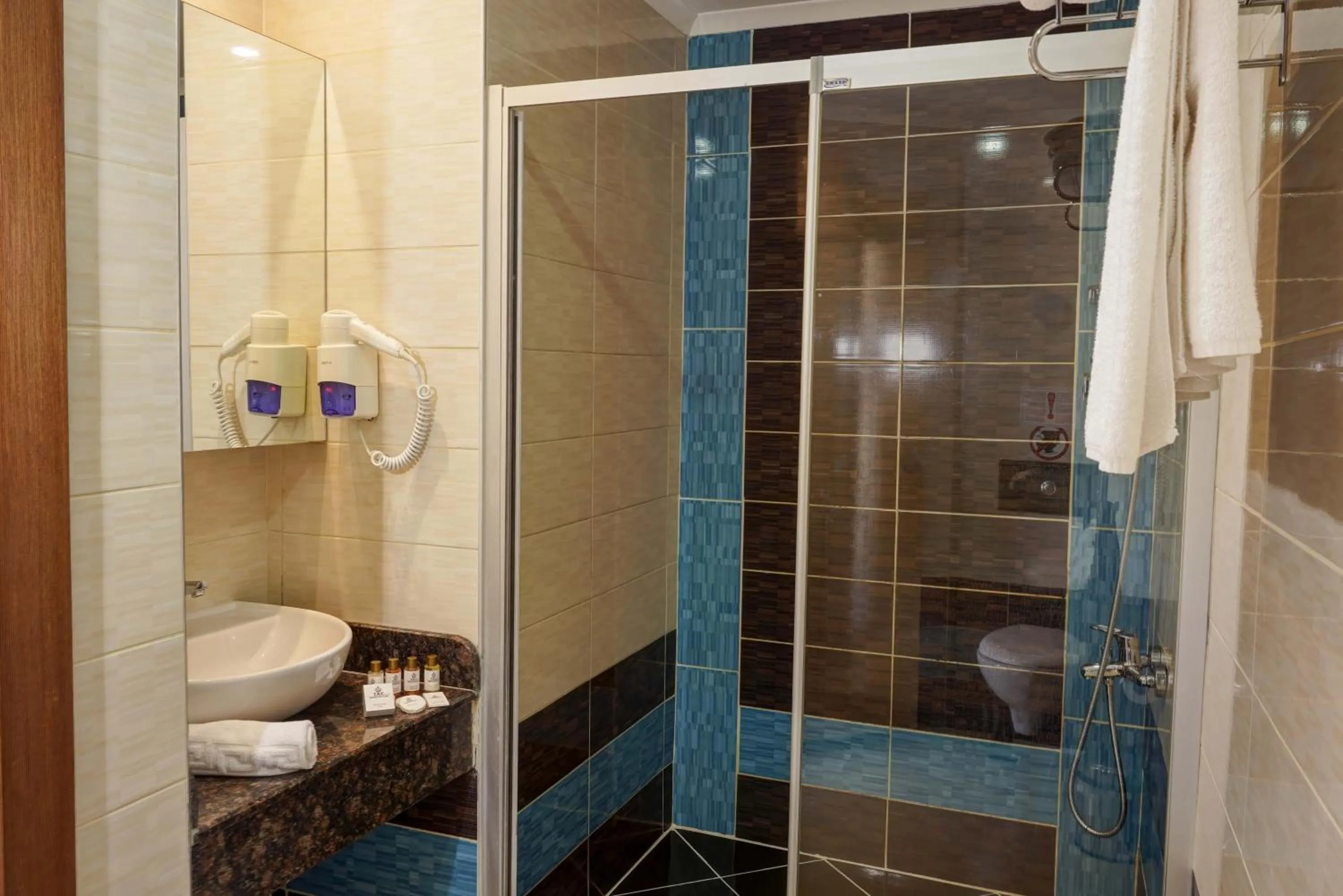 Bathroom in Tac Premier Hotel & Spa