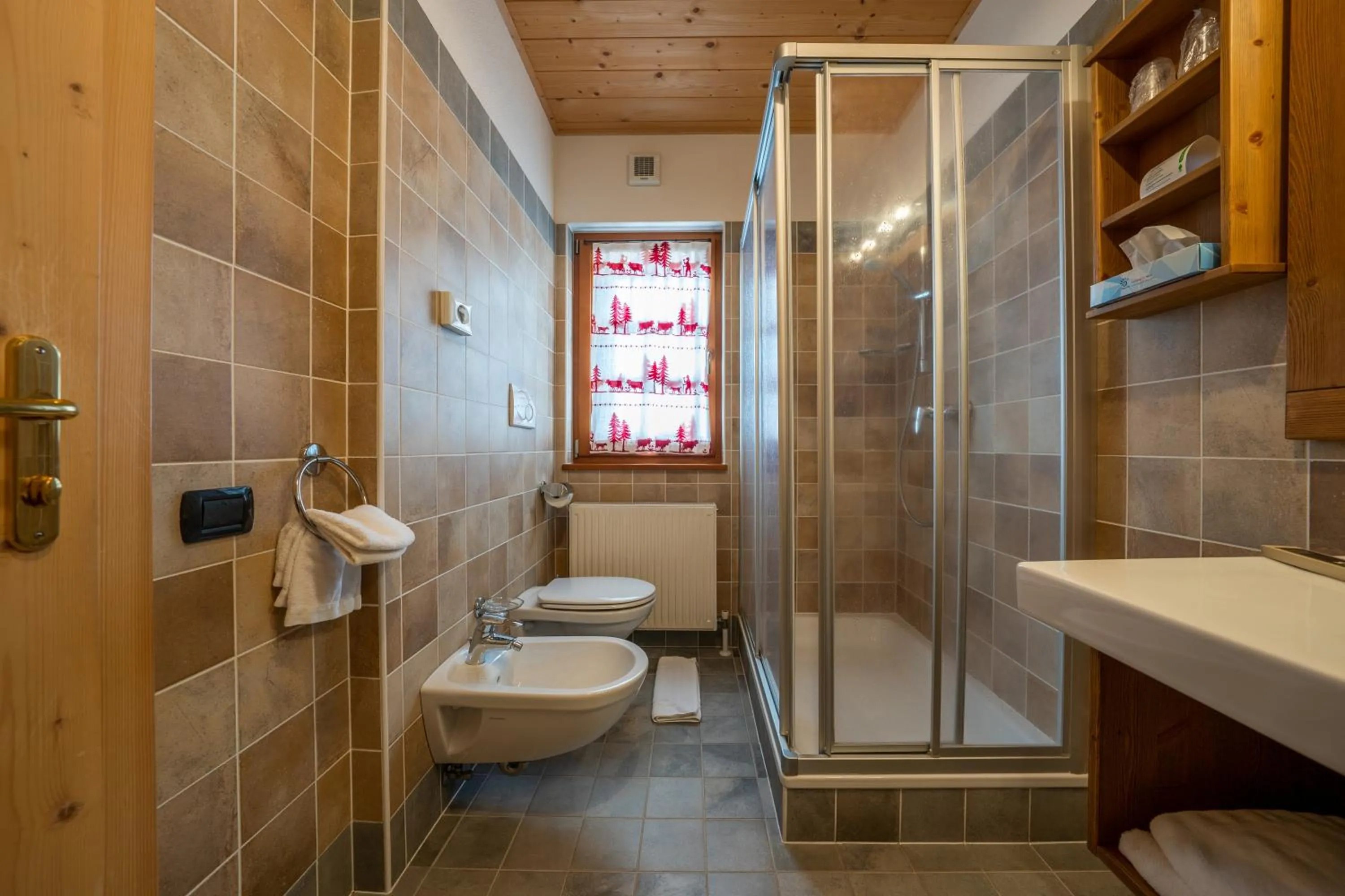 Bathroom in Lo Scoiattolo Hotel