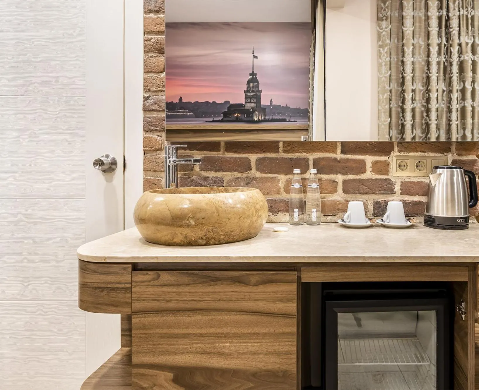 Coffee/tea facilities in The Pera Hotel