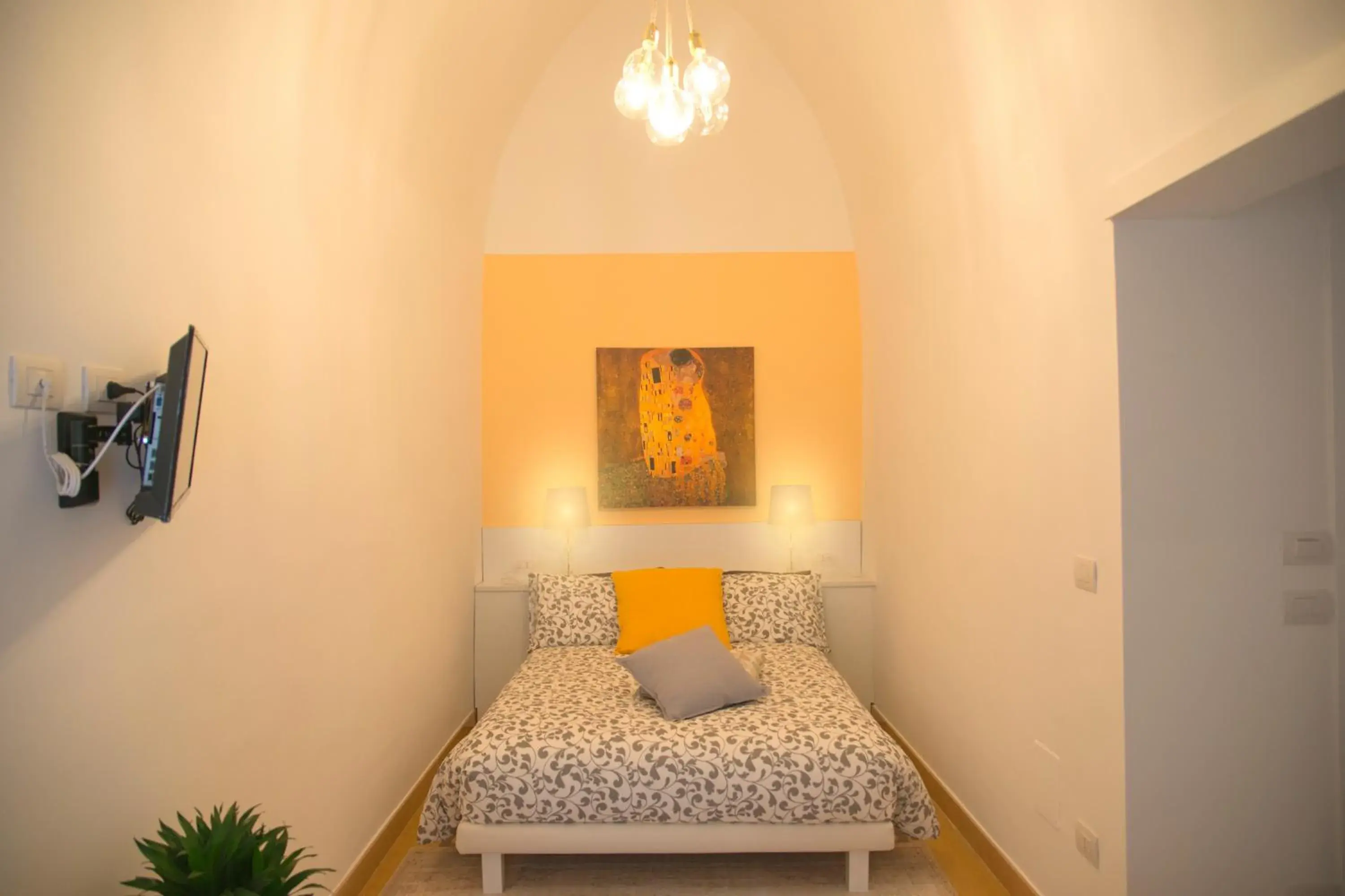 Double or Twin Room with Extra Bed in B&B Mimmo e Valeria Double or Twin Room with Extra Bed in B&B Mimmo e Valeria