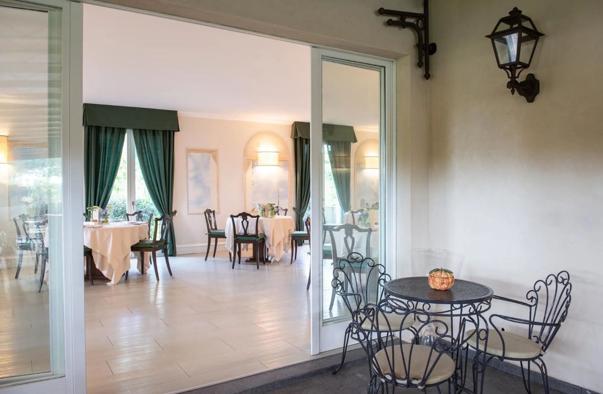 Restaurant/places to eat in Hotel Franceschi