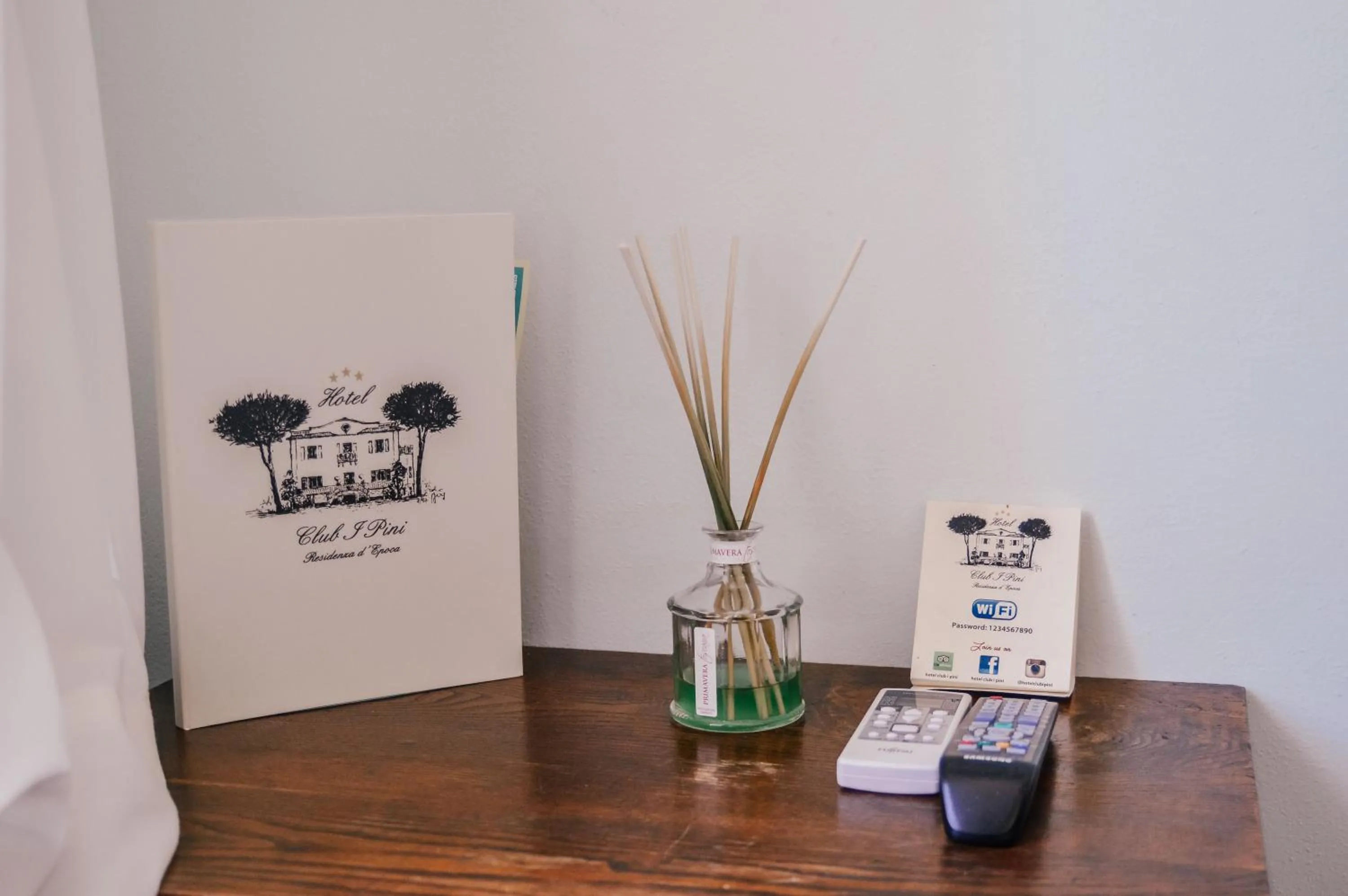 Property logo or sign in Hotel Club i Pini - Residenza d'Epoca in Versilia