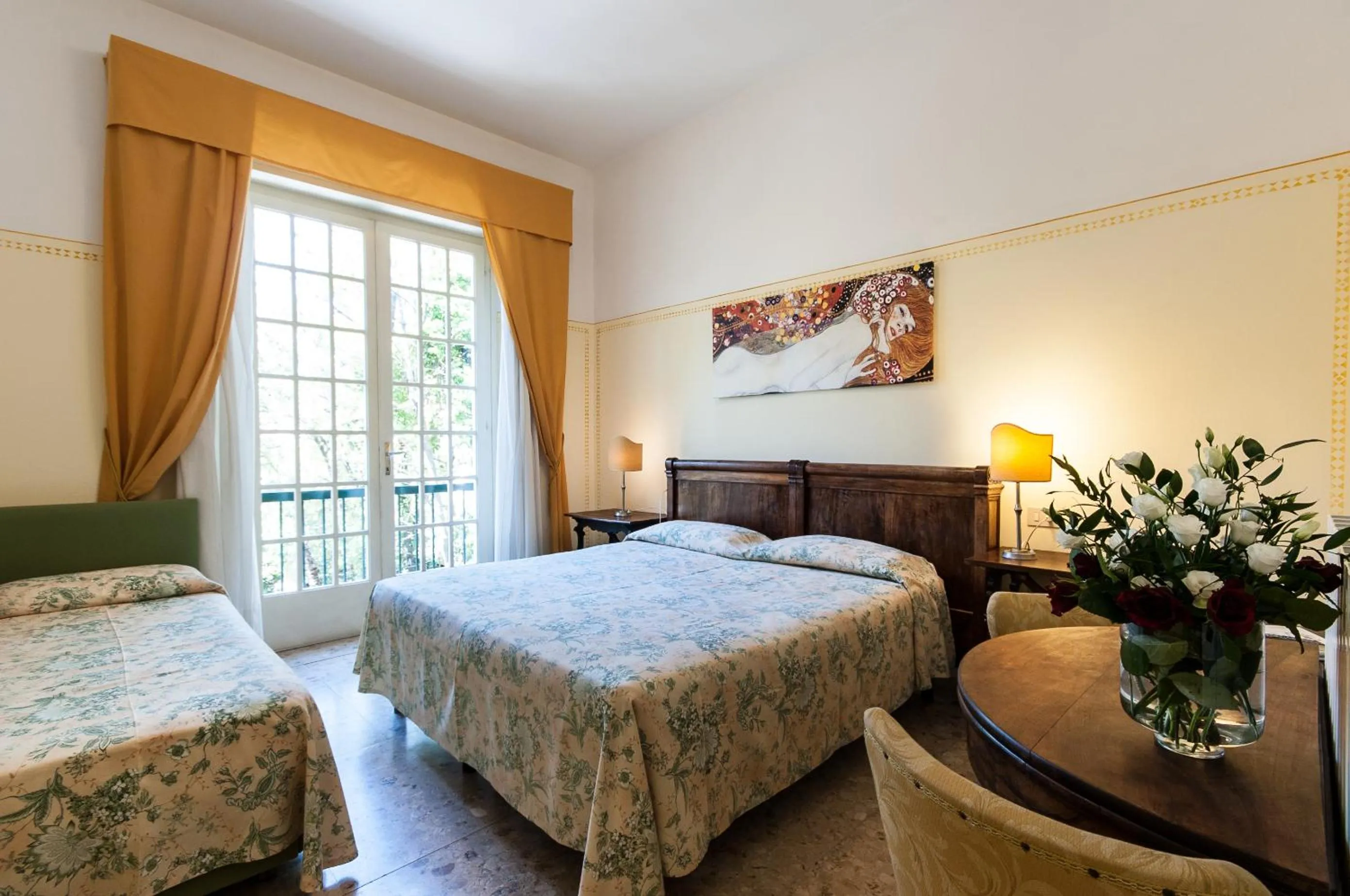 Bed in Hotel Club i Pini - Residenza d'Epoca in Versilia