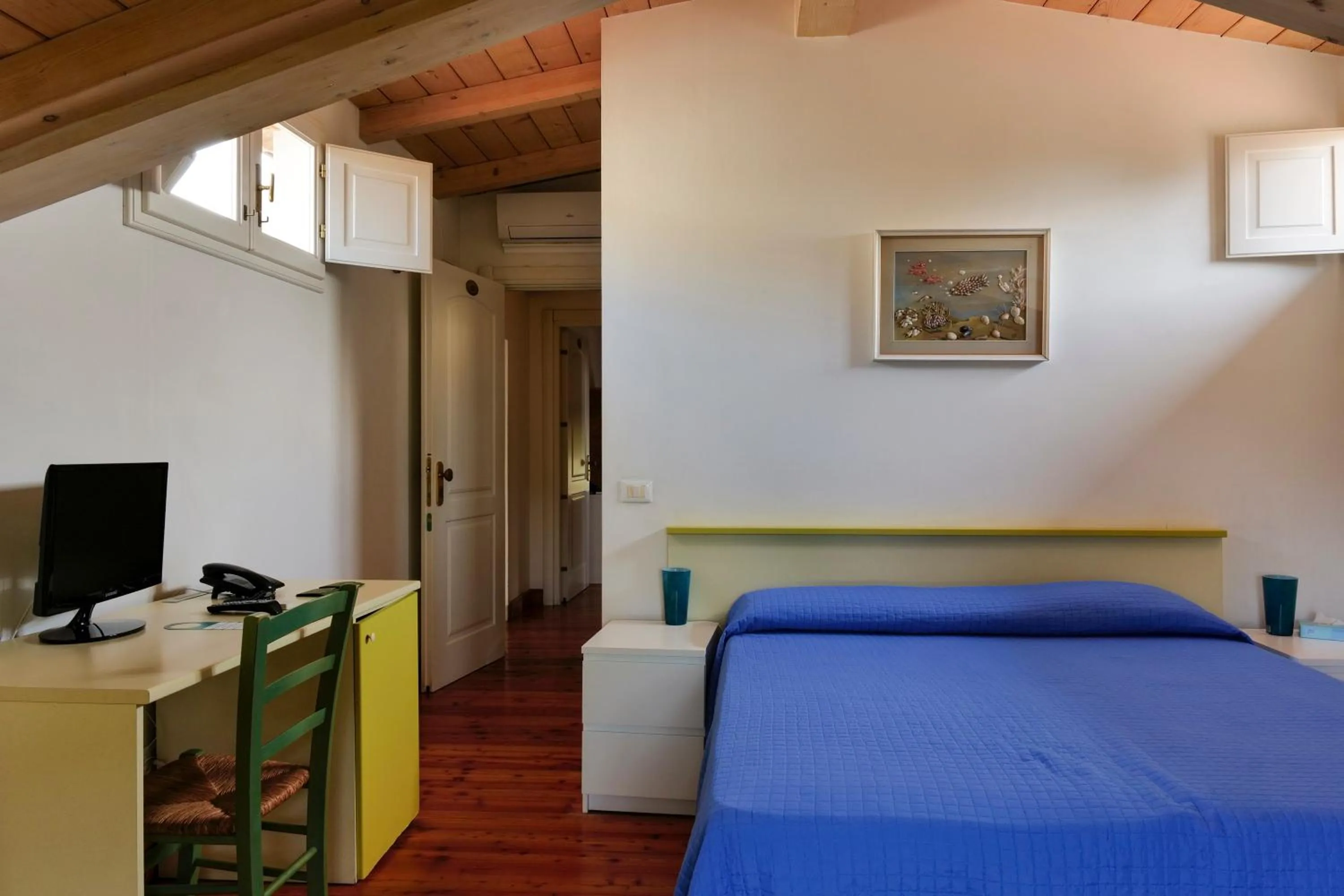 Bed in Hotel Club i Pini - Residenza d'Epoca in Versilia