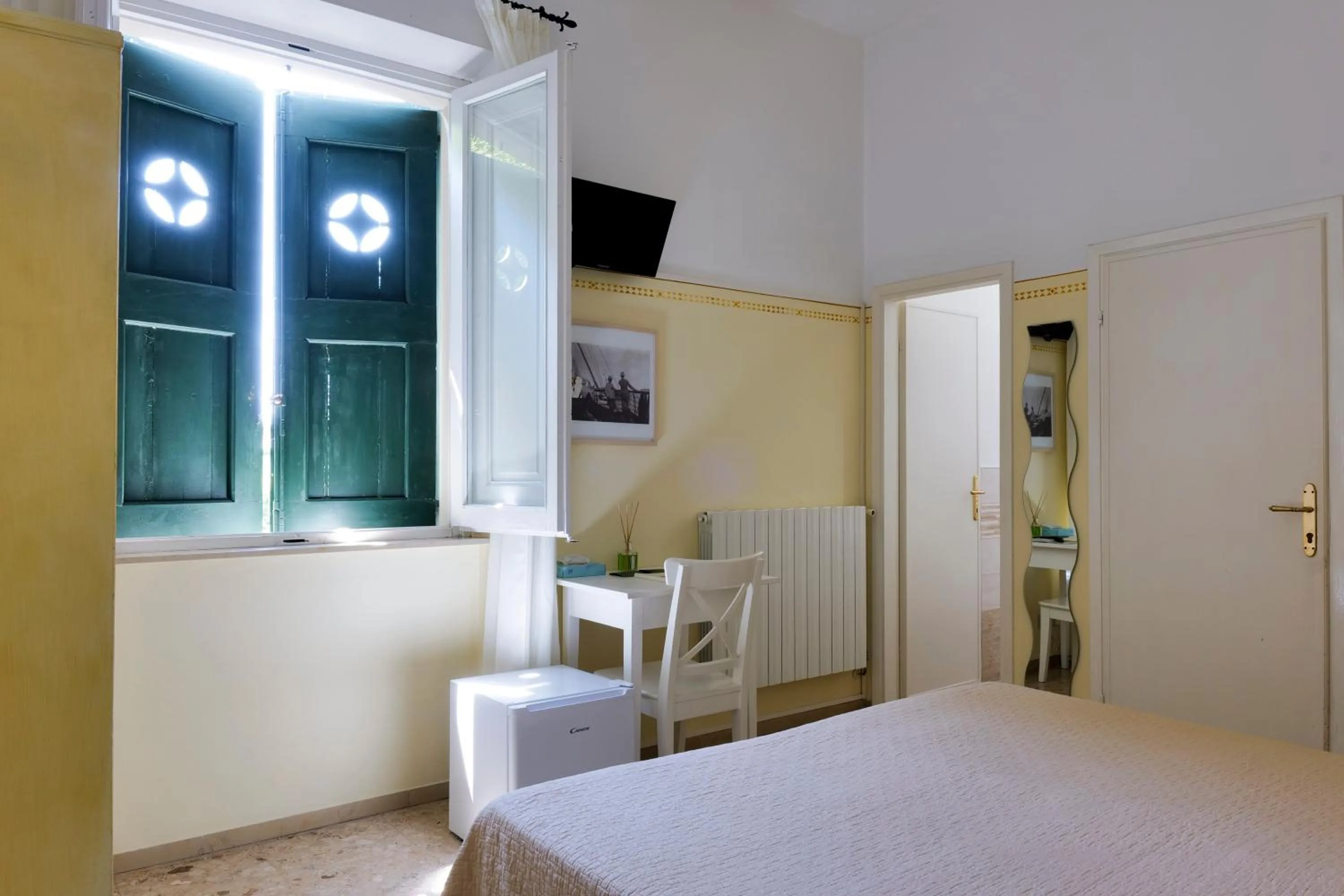 Bed in Hotel Club i Pini - Residenza d'Epoca in Versilia