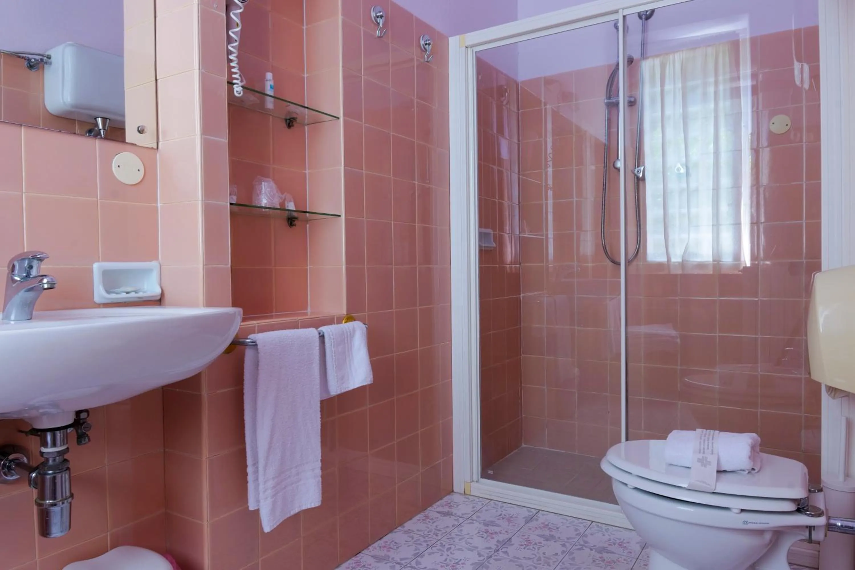 Shower in Hotel Club i Pini - Residenza d'Epoca in Versilia