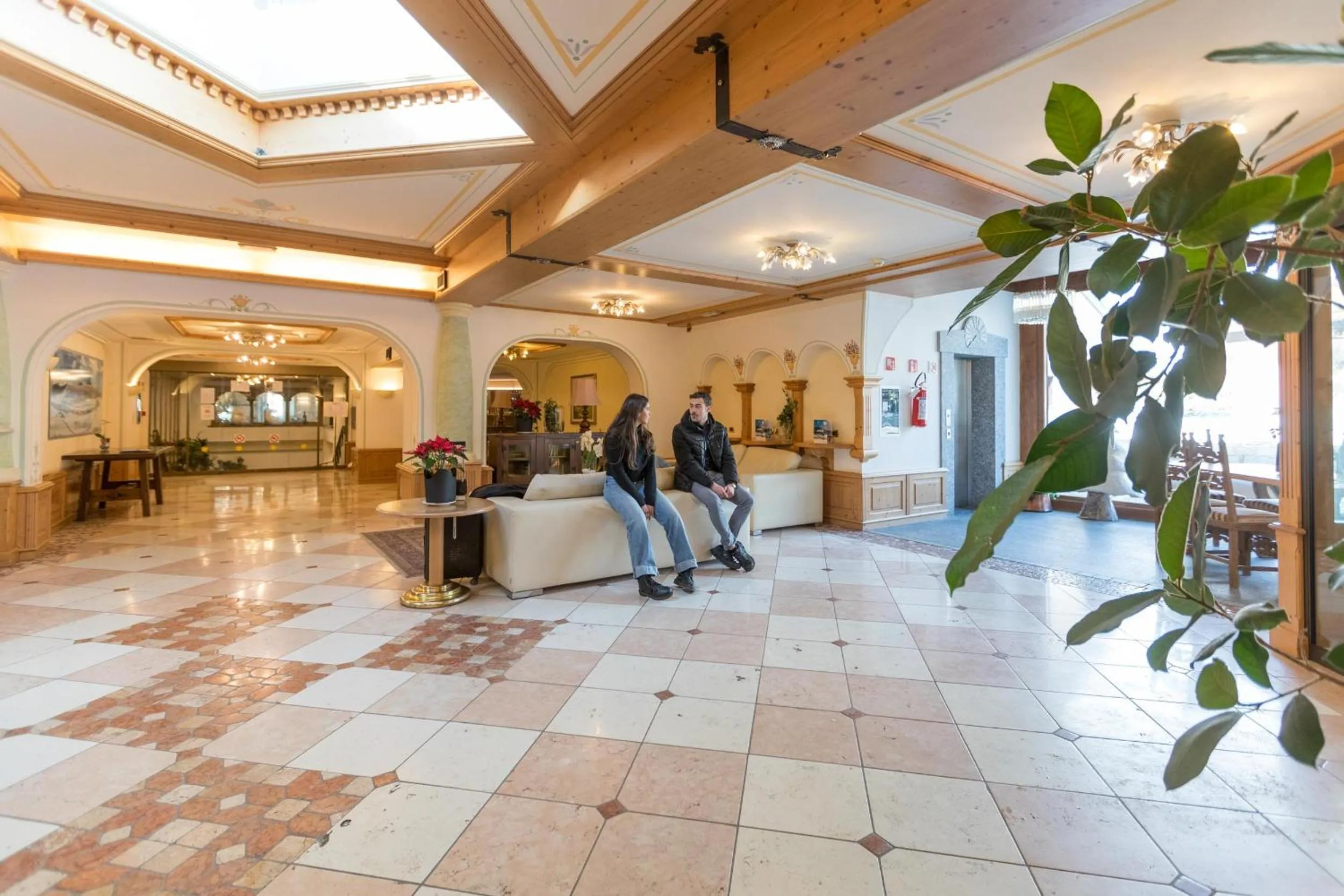 People in Hotel Intermonti