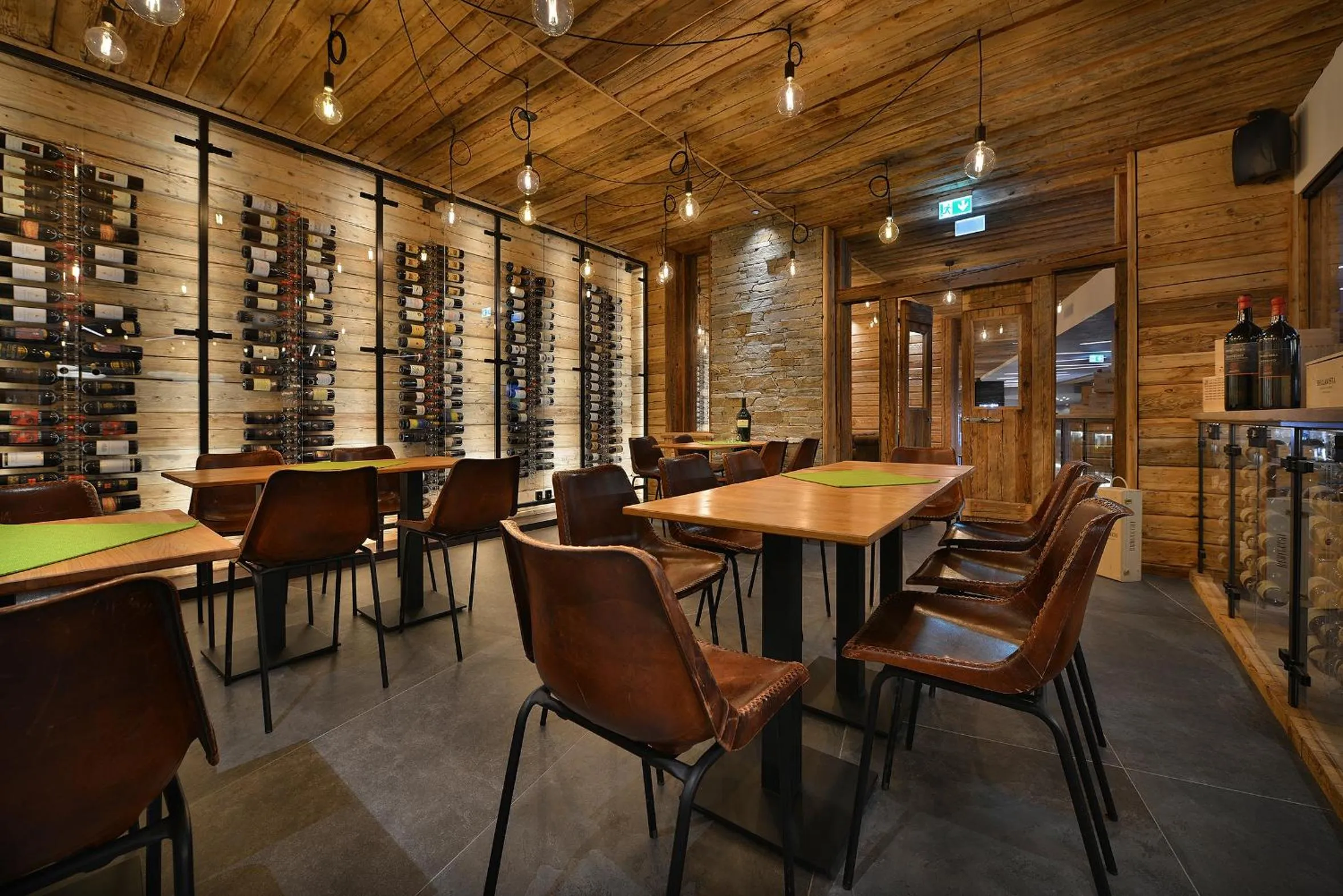 Lounge or bar in Alpen Resort Bivio