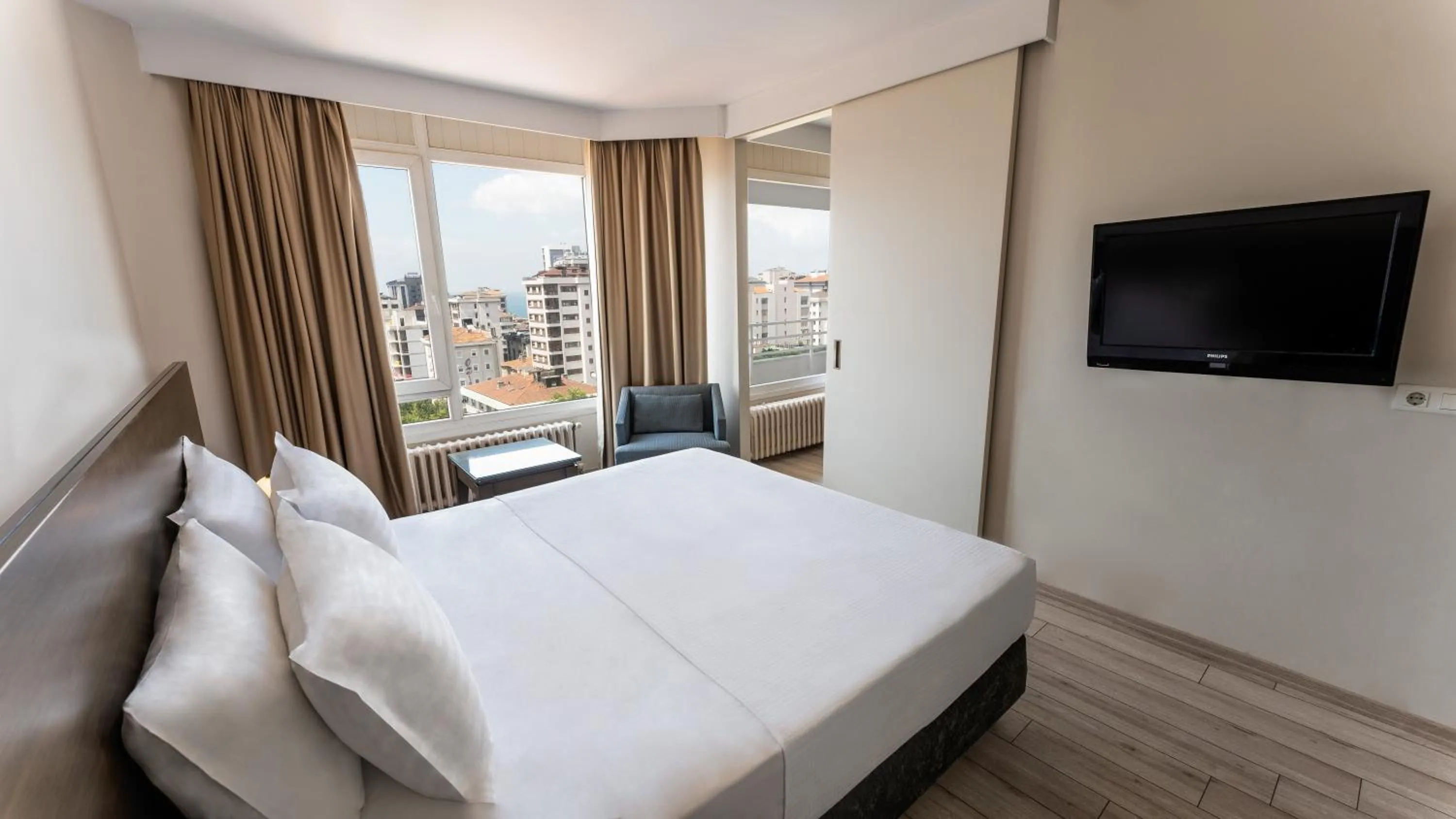 Bed in The Marmara Suadiye Residence