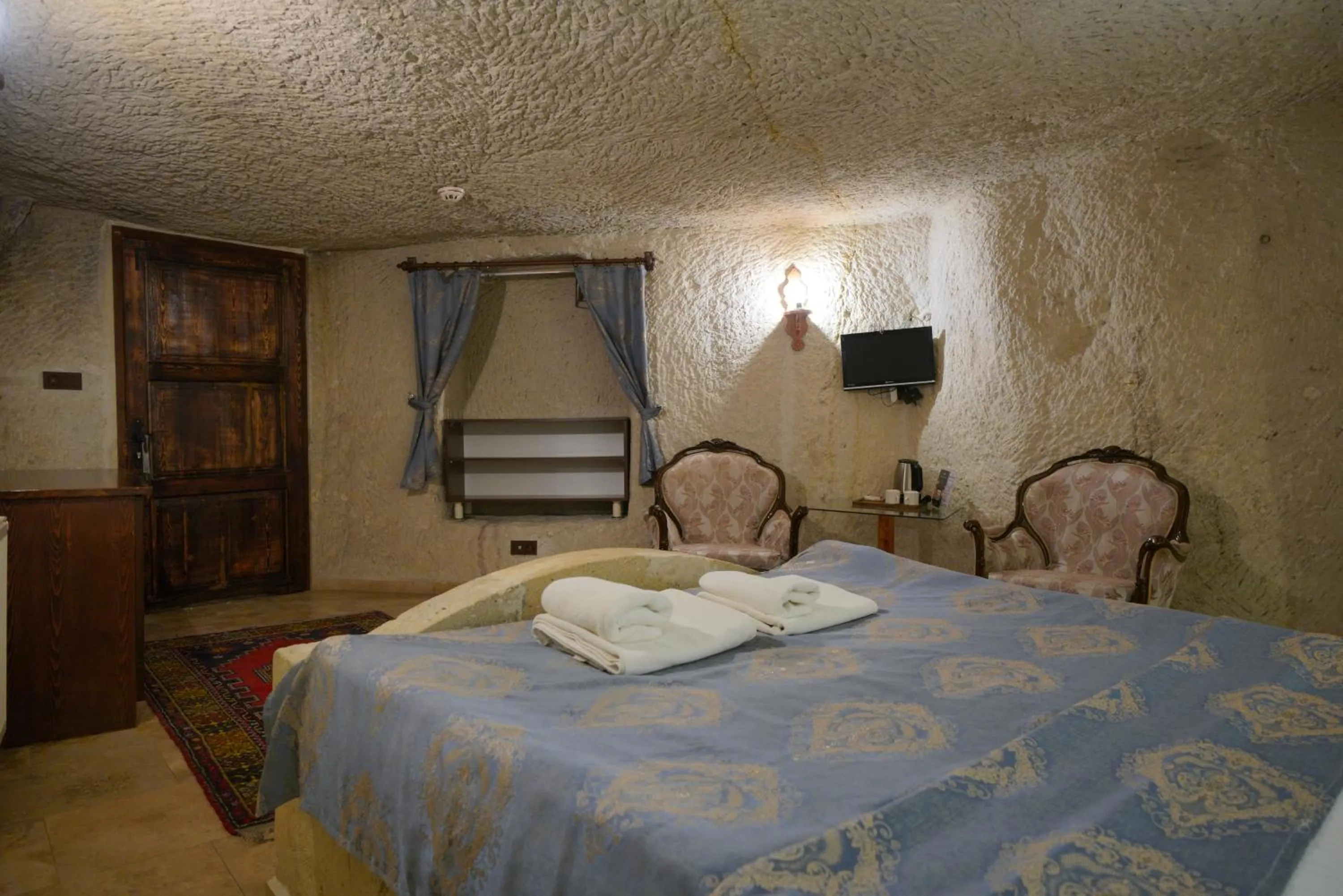 Living room in Asteria Cave Hotel