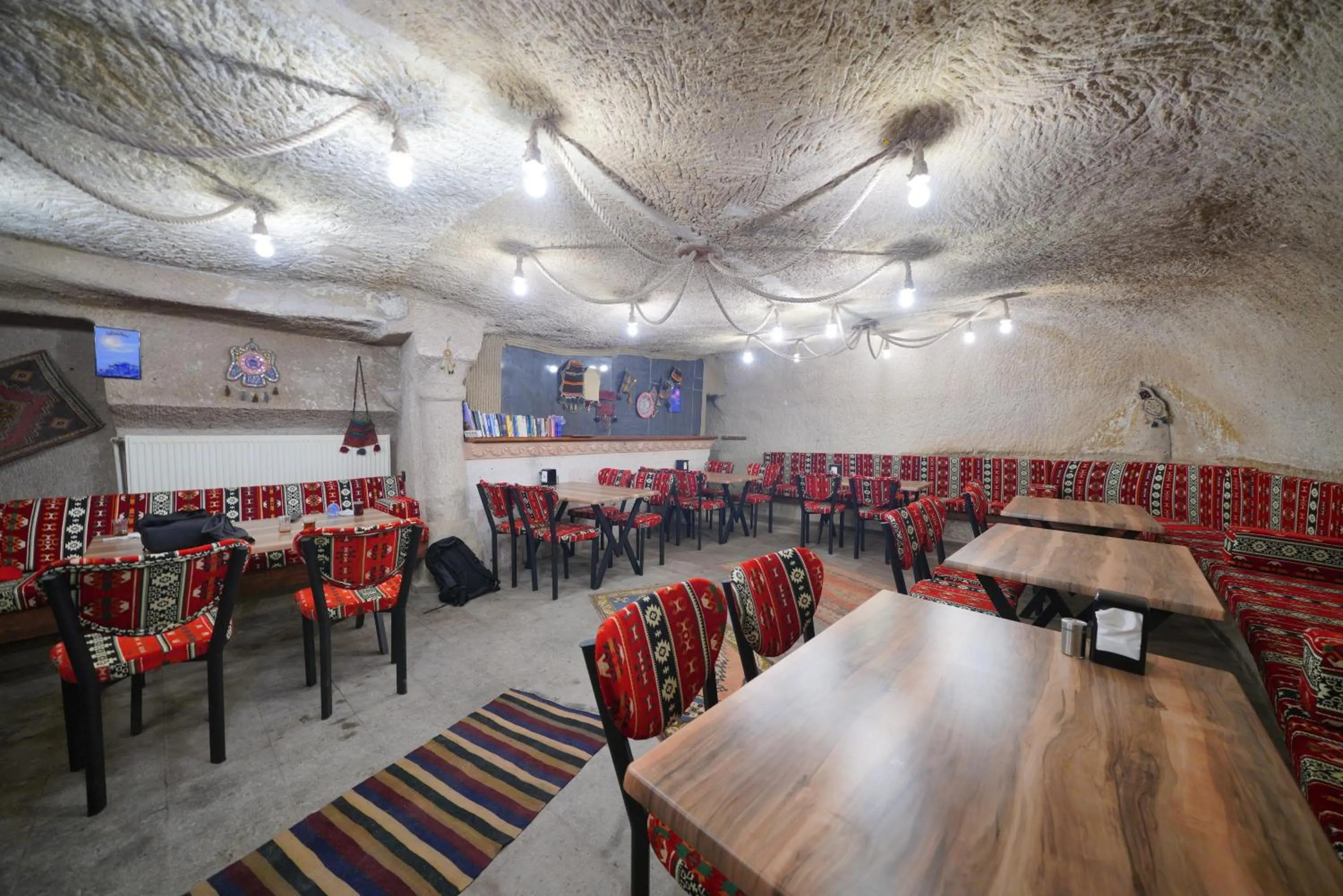 Restaurant/places to eat in Asteria Cave Hotel