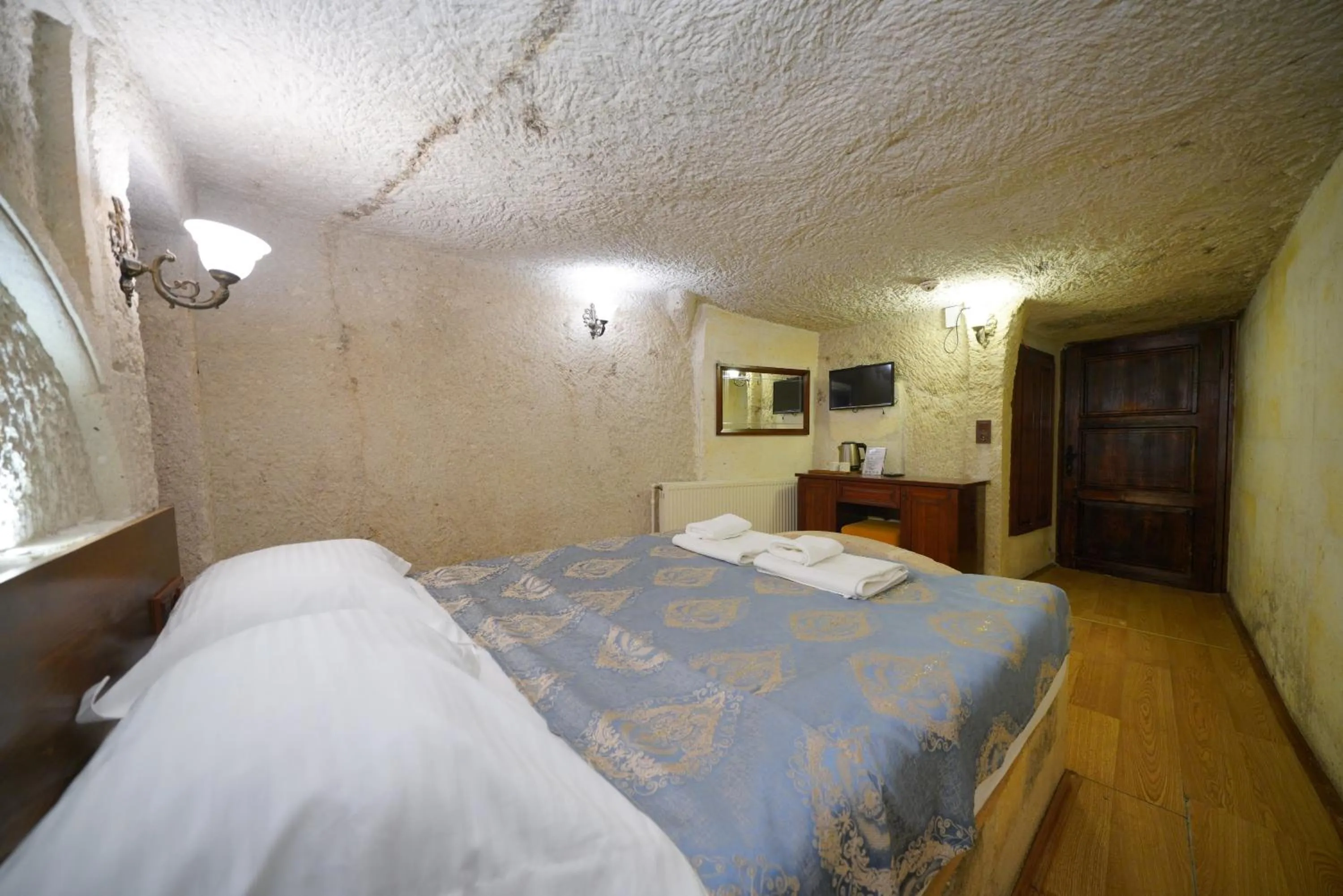 Photo of the whole room in Asteria Cave Hotel