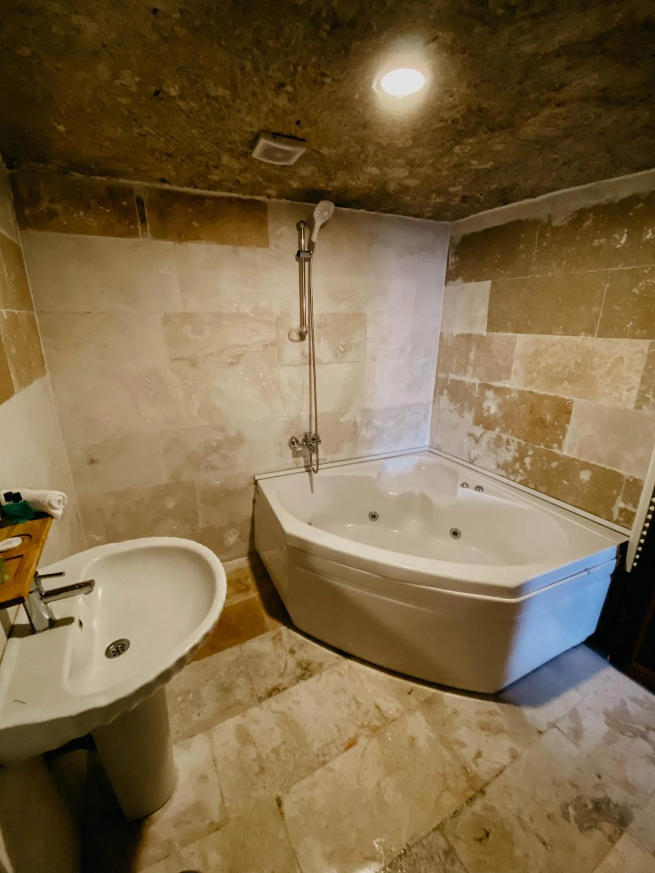 Hot Tub in Asteria Cave Hotel