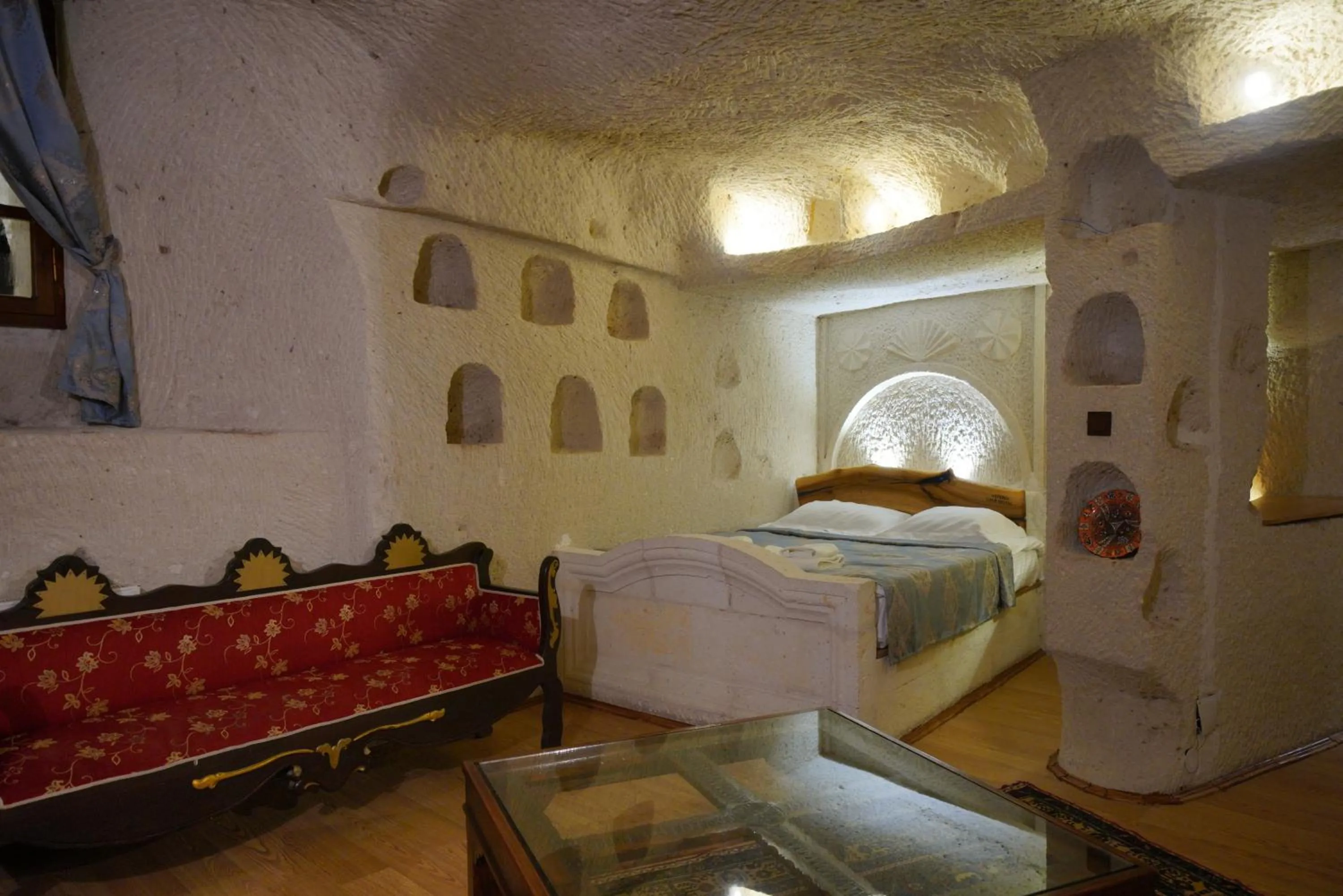 Living room in Asteria Cave Hotel