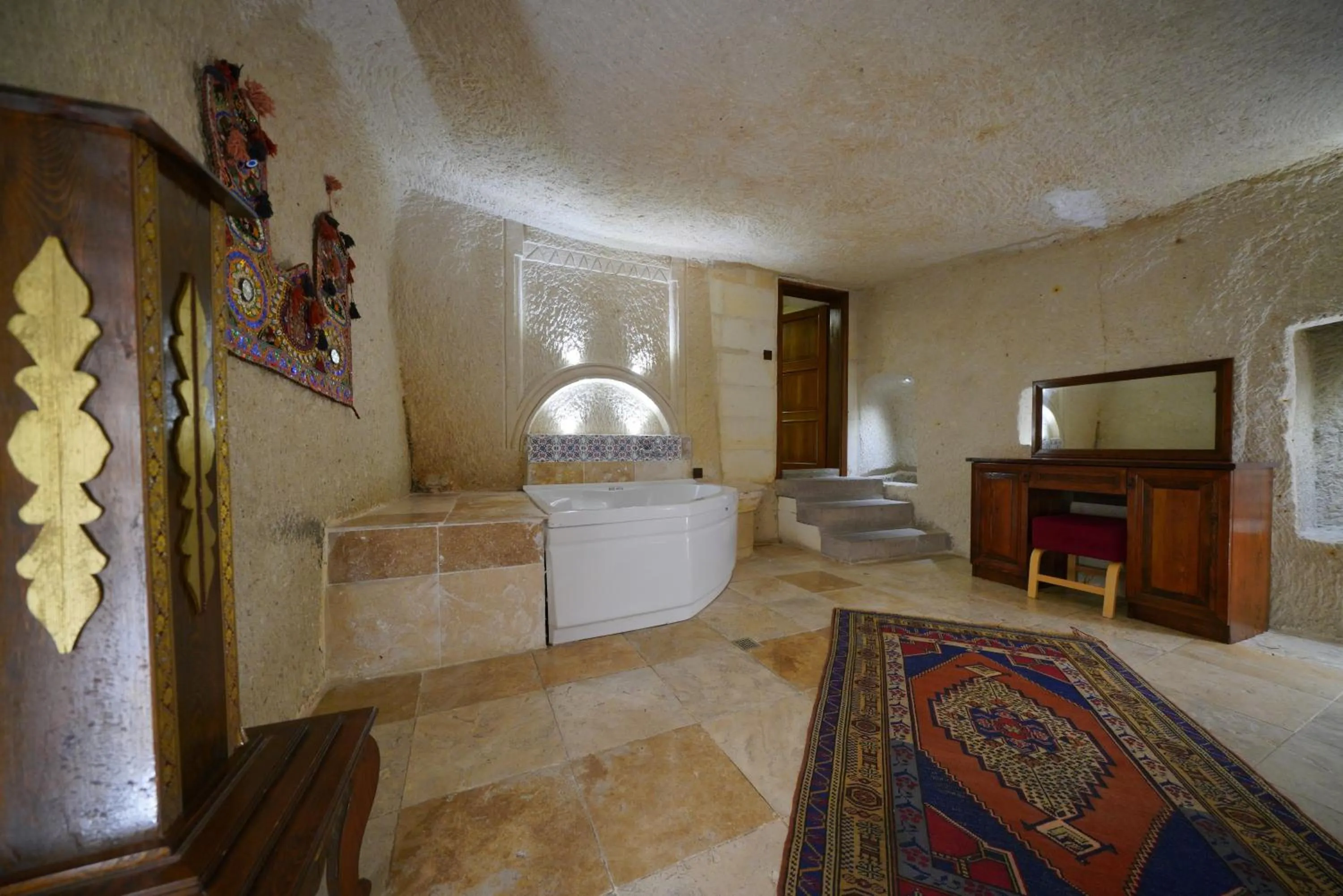 Bath in Asteria Cave Hotel