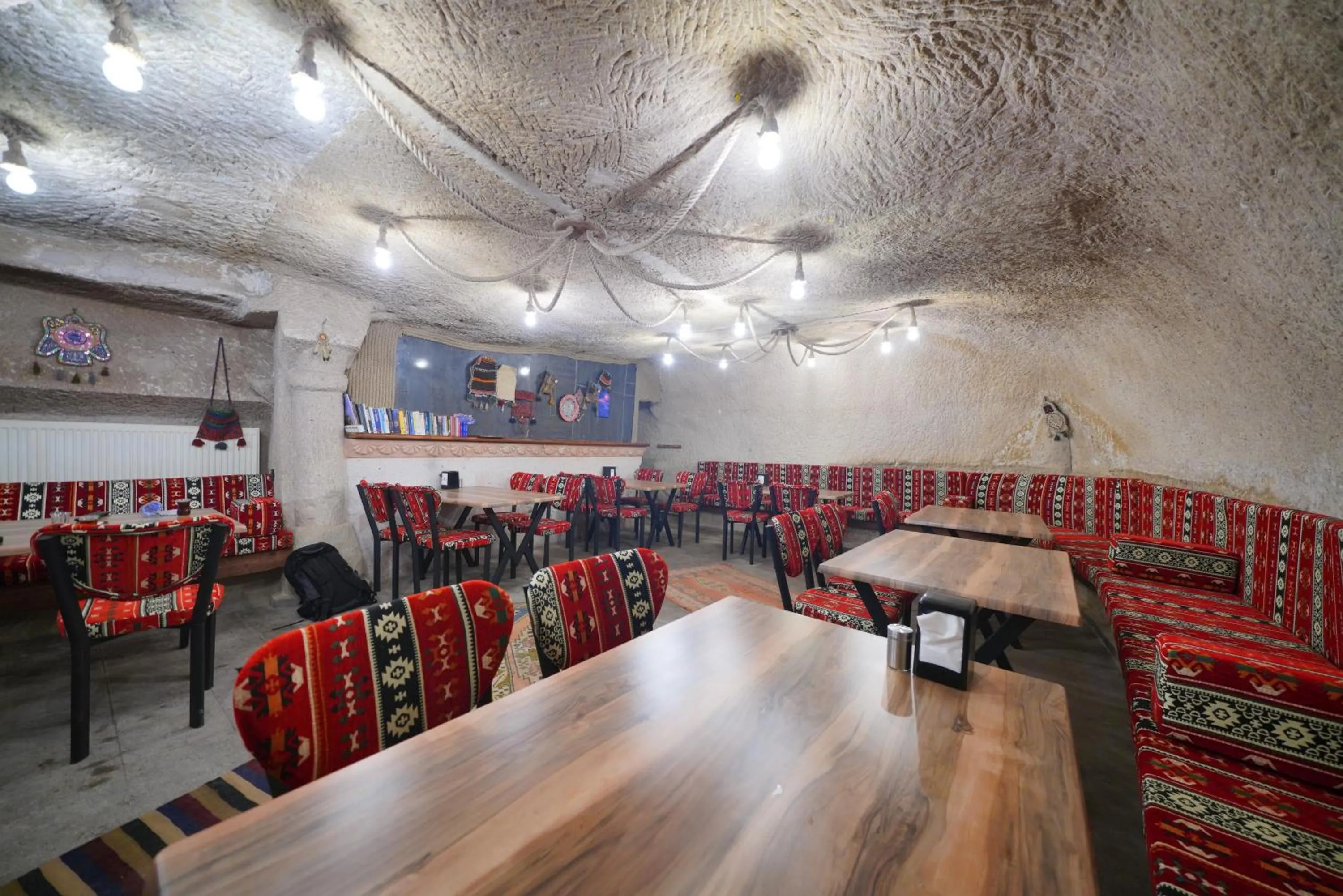 Restaurant/places to eat in Asteria Cave Hotel