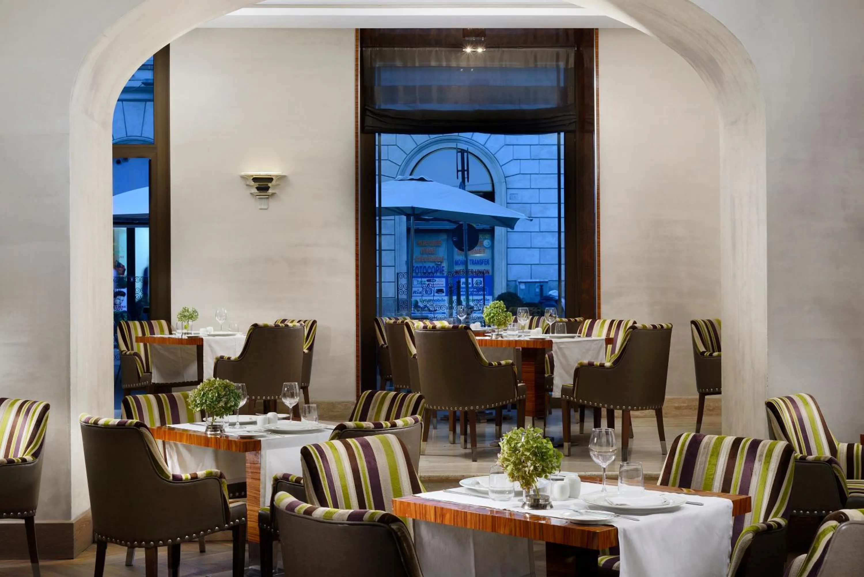 Restaurant/places to eat in UNA Hotels Decò Roma