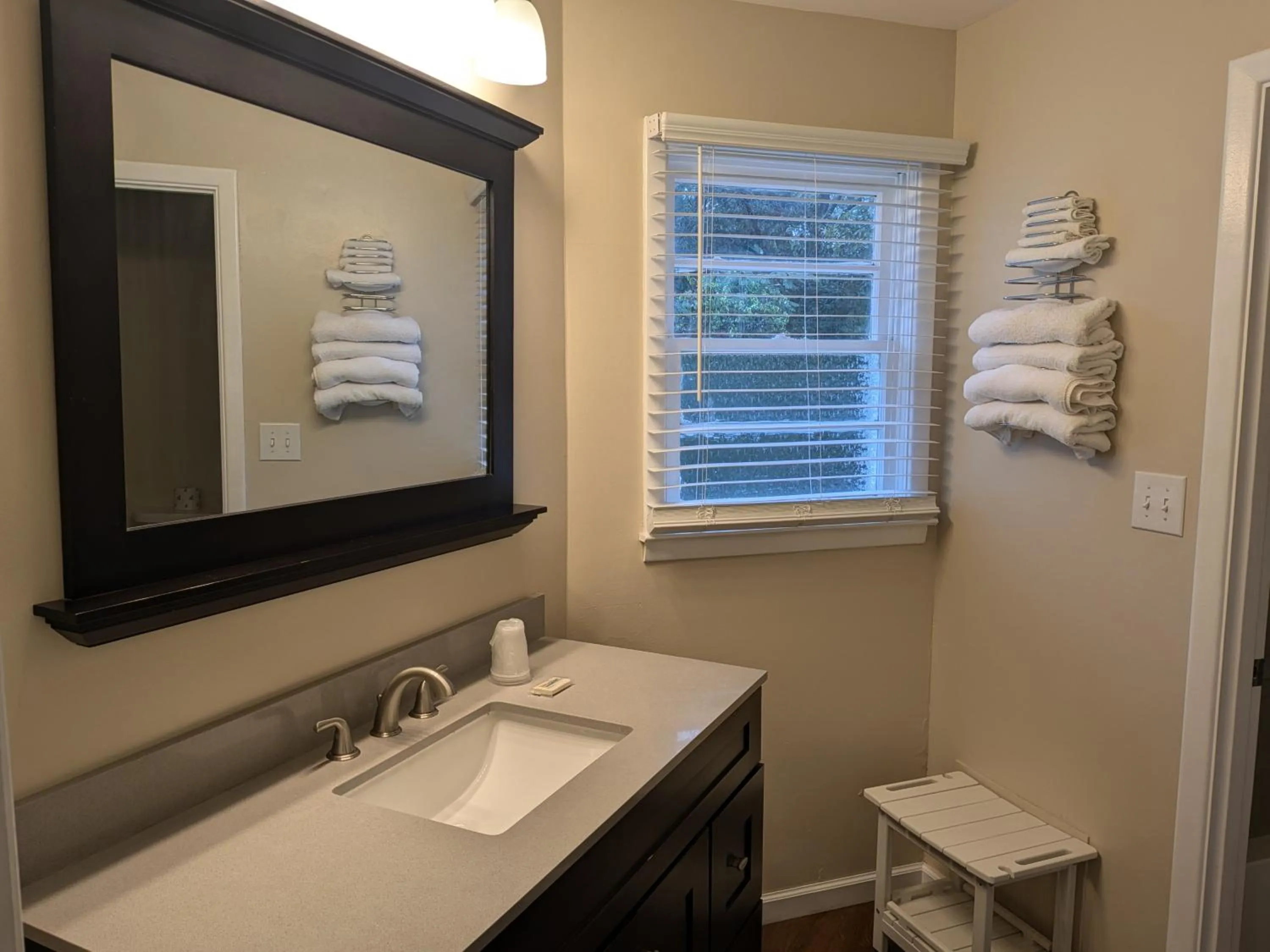 Early American Motel