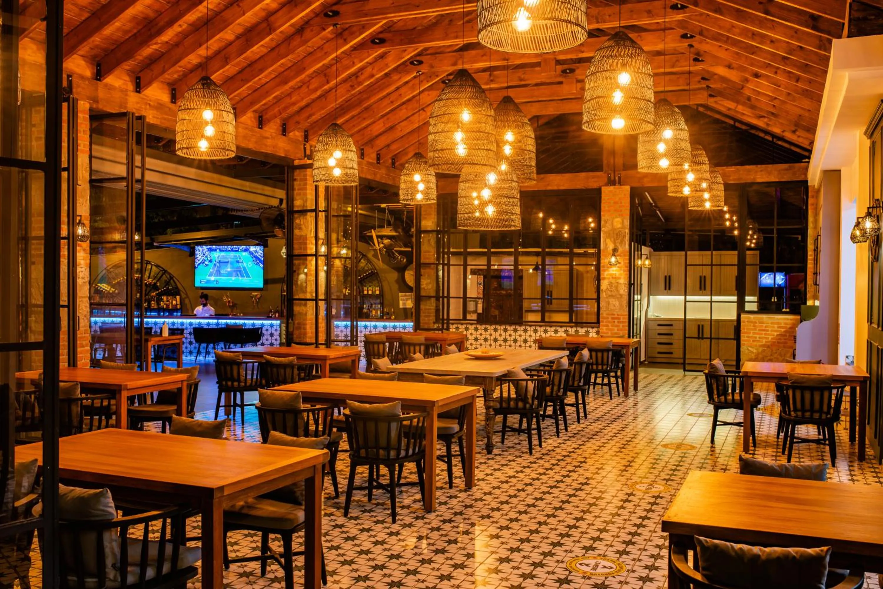 Food and drinks in Majestic Hotel