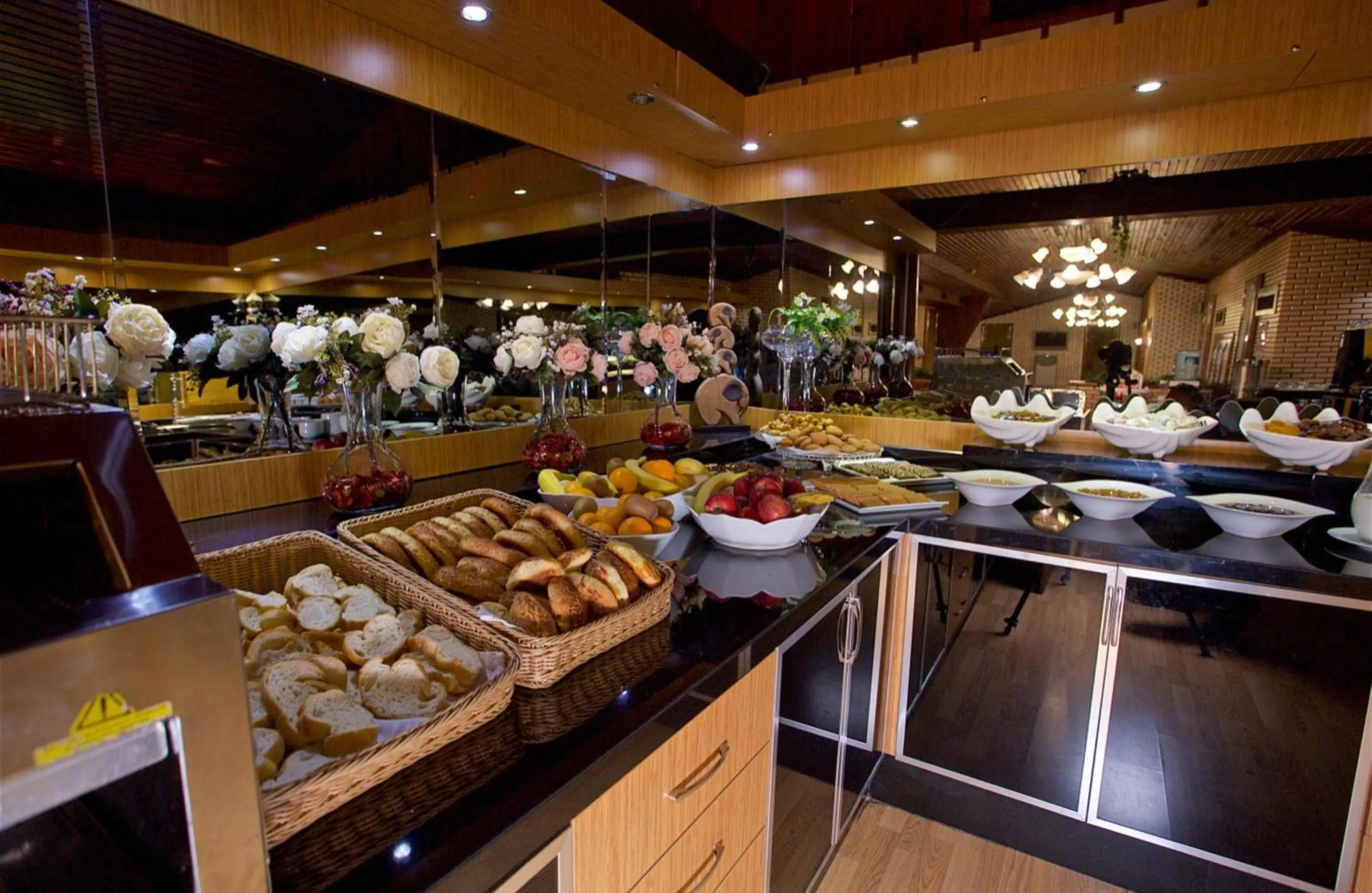 Restaurant/places to eat in Sed Bosphorus Hotel