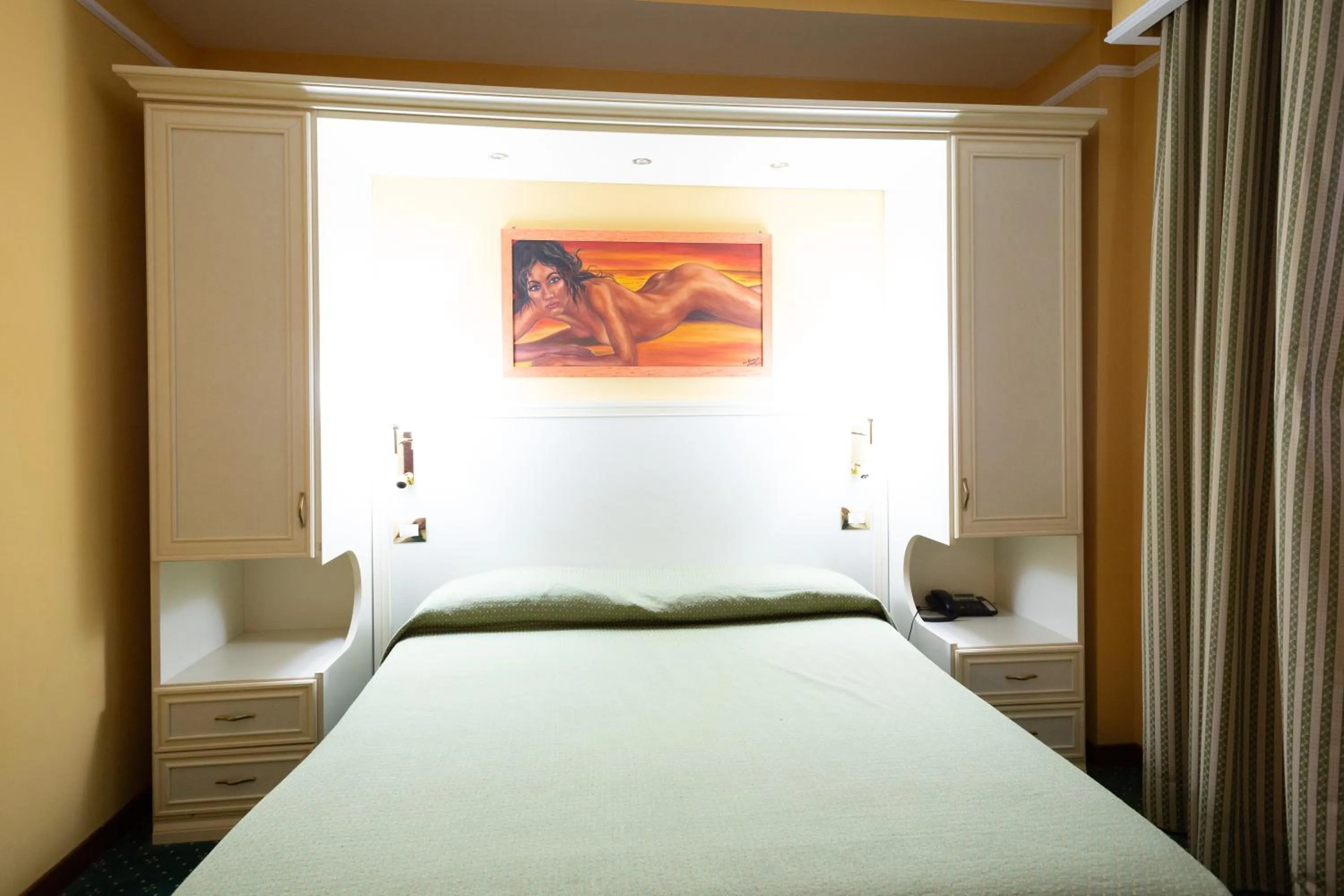 Bed in Cervara Park Hotel