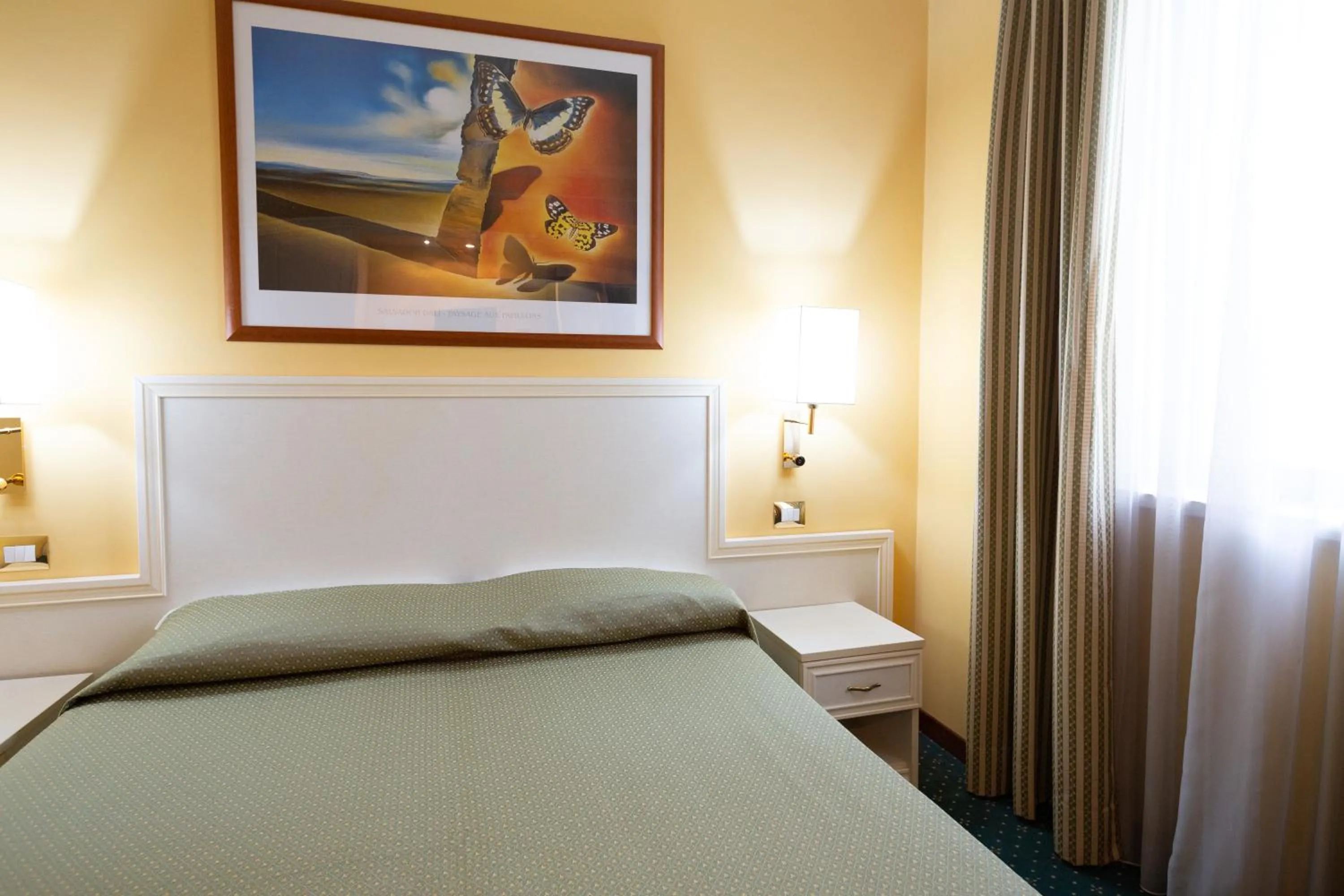 Bed in Cervara Park Hotel