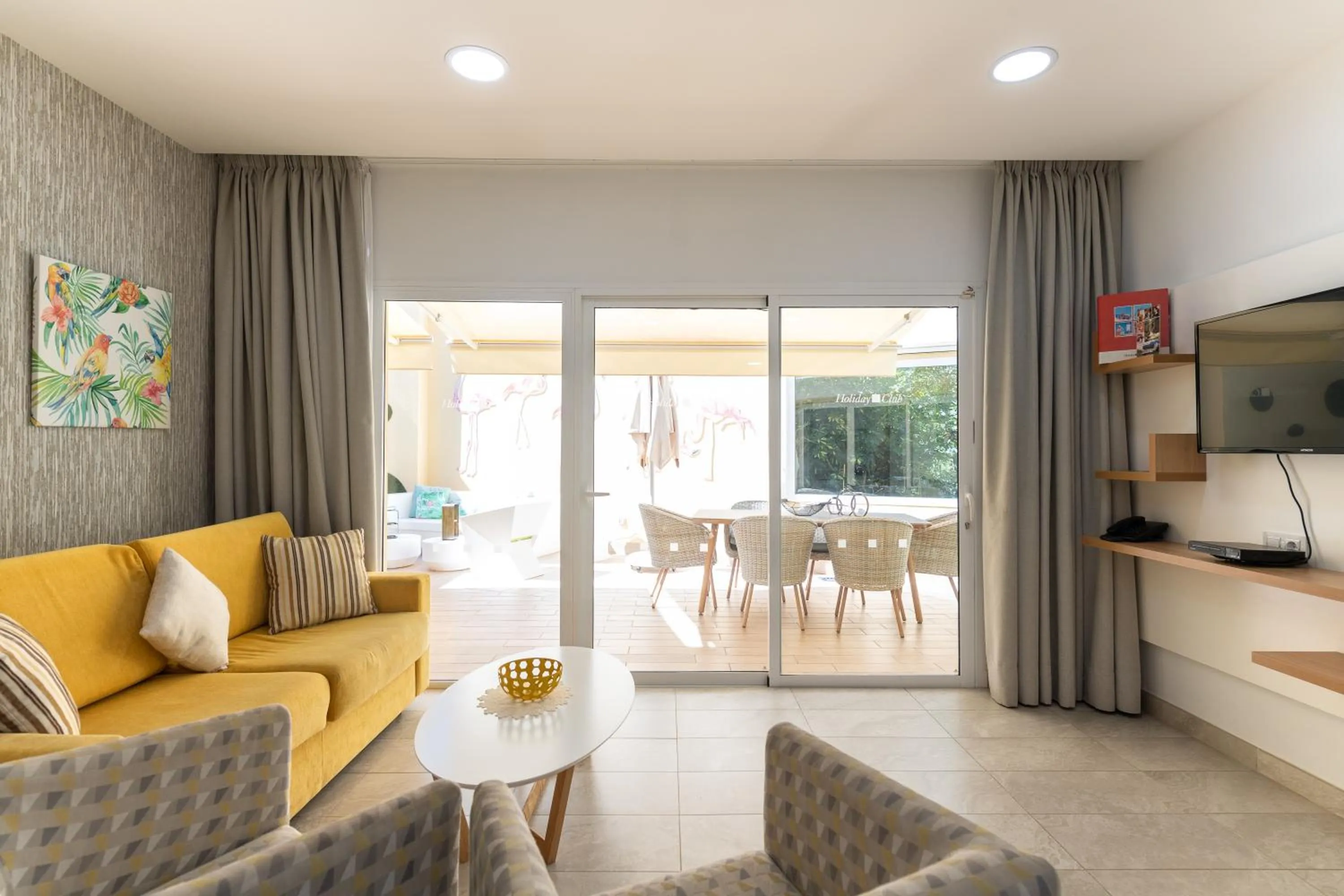 TV and multimedia in Holiday Club Playa Amadores