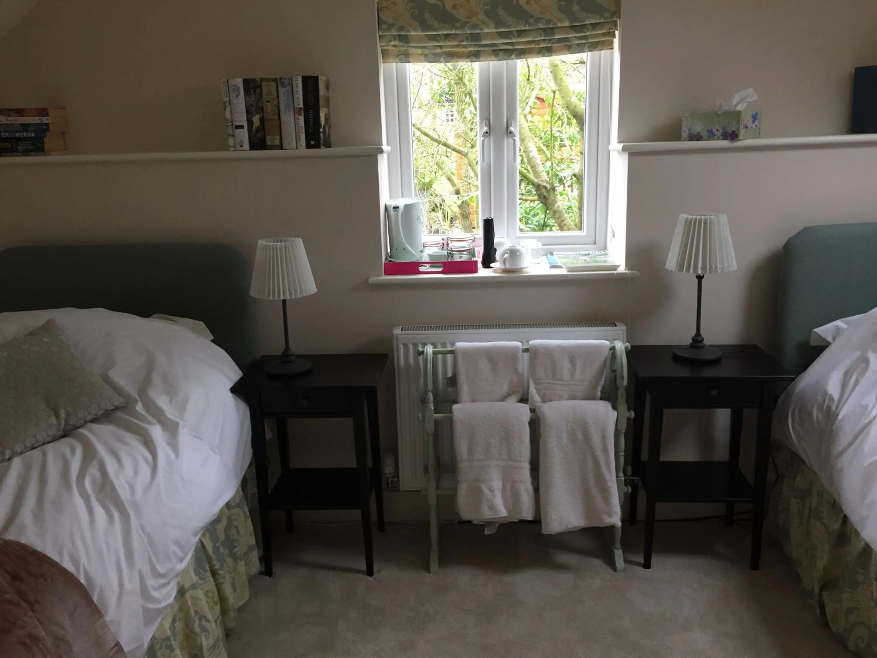Garden view, Bed in The Old Bakery Barn
