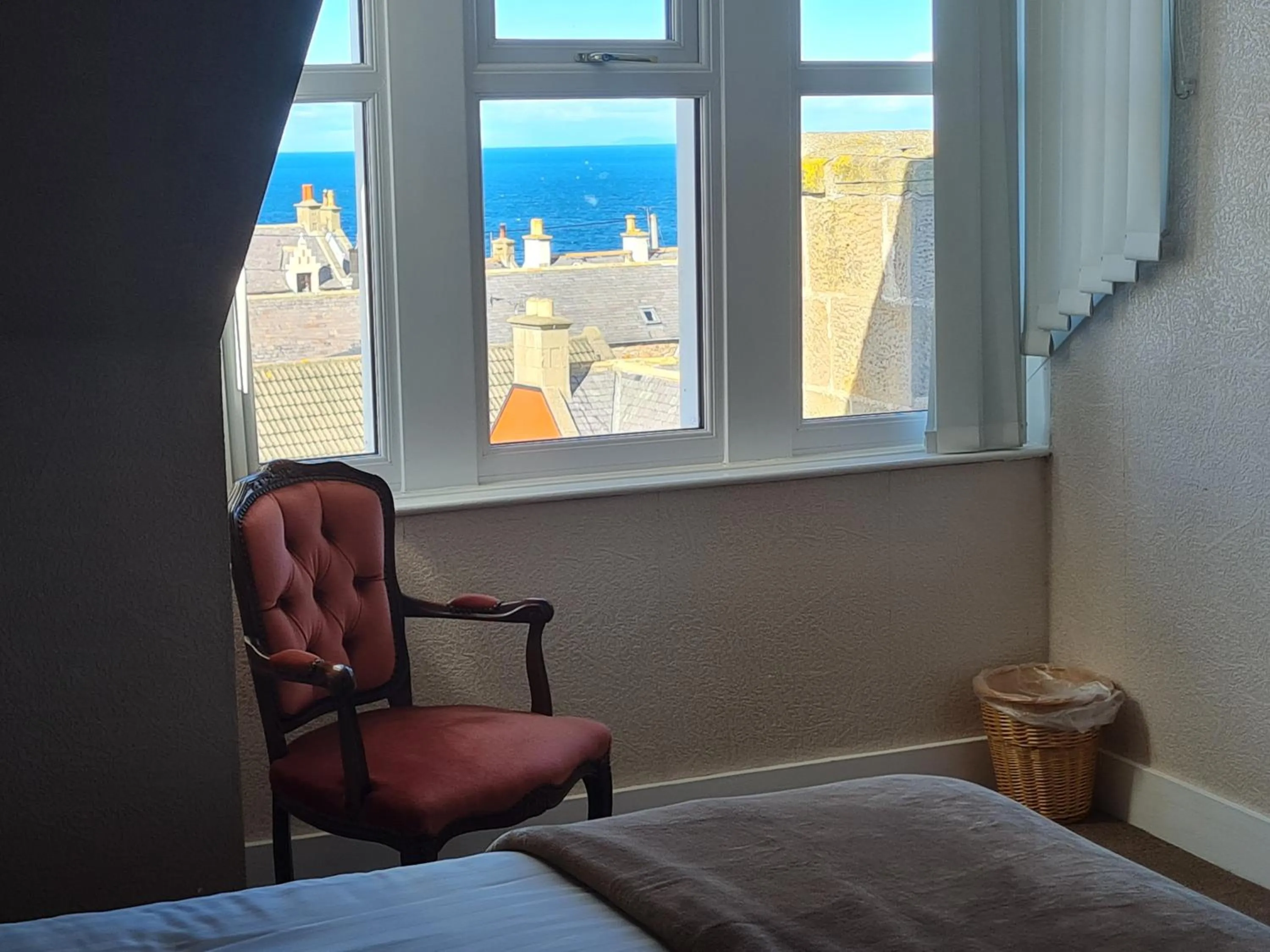 Sea view, Bed in Victoria Hotel