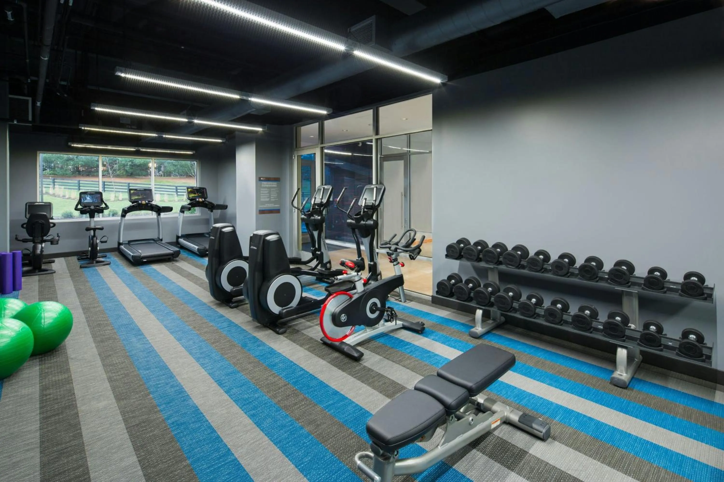 Area and facilities in Aloft Louisville East