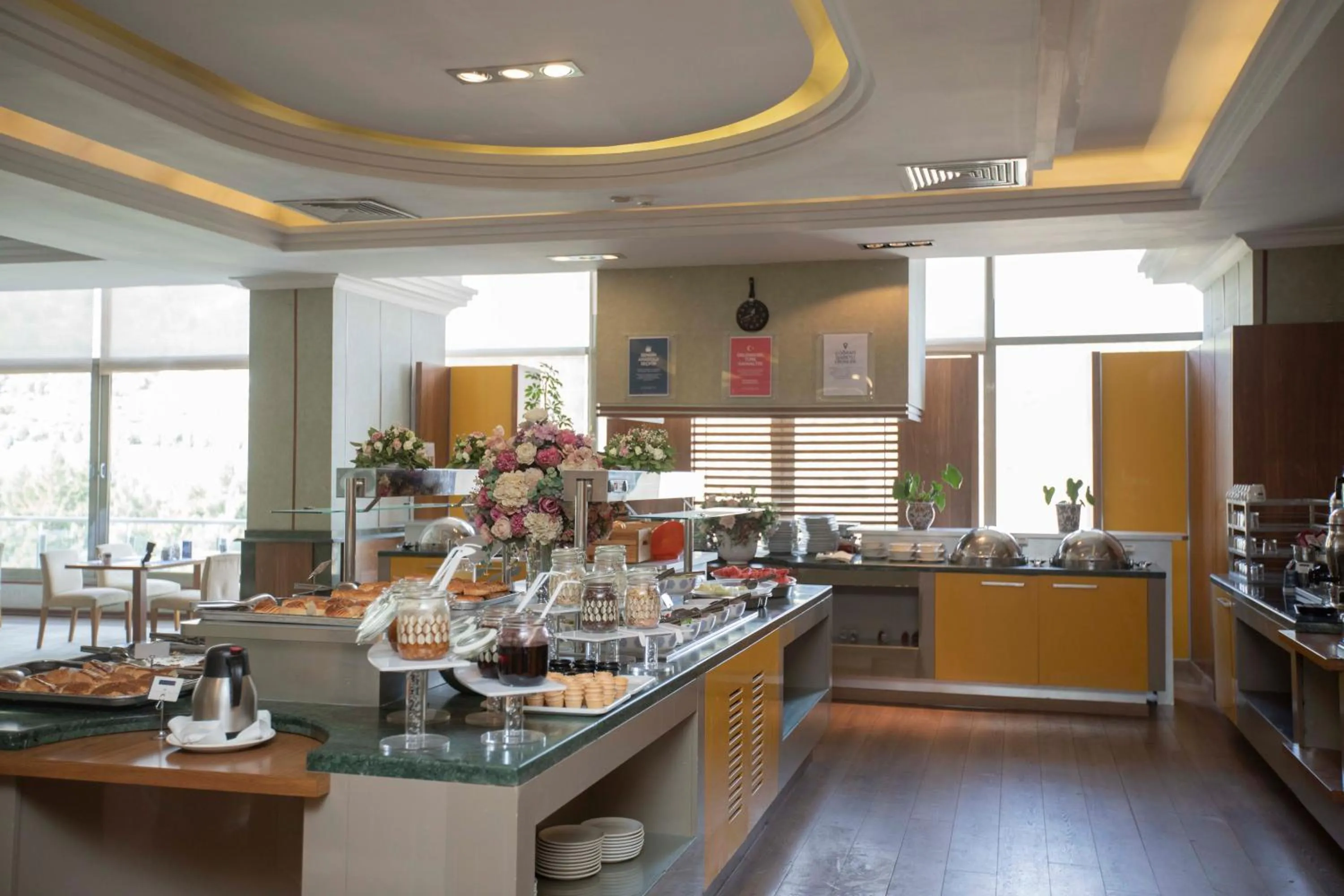 Buffet breakfast in Anemon Grand Manisa Otel