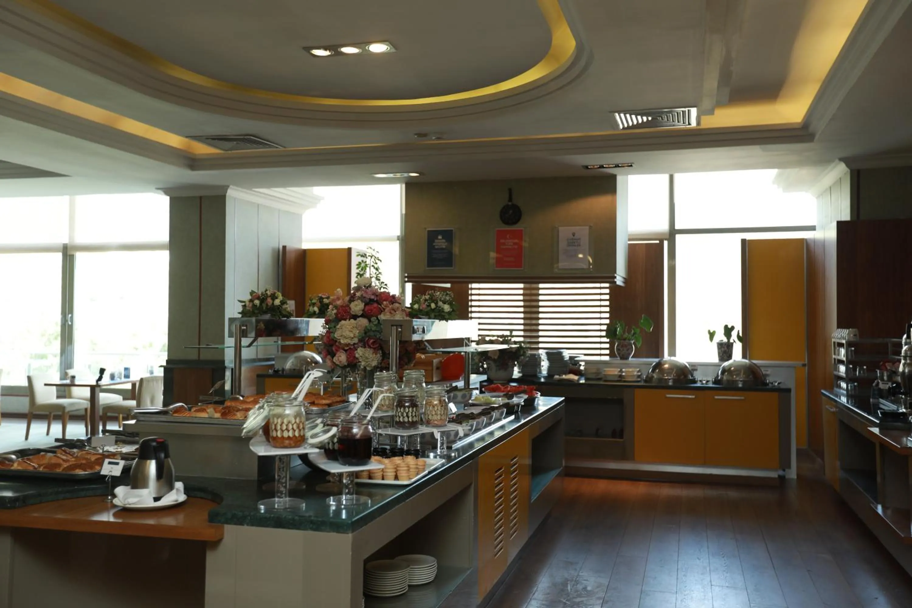 Buffet breakfast in Anemon Grand Manisa Otel