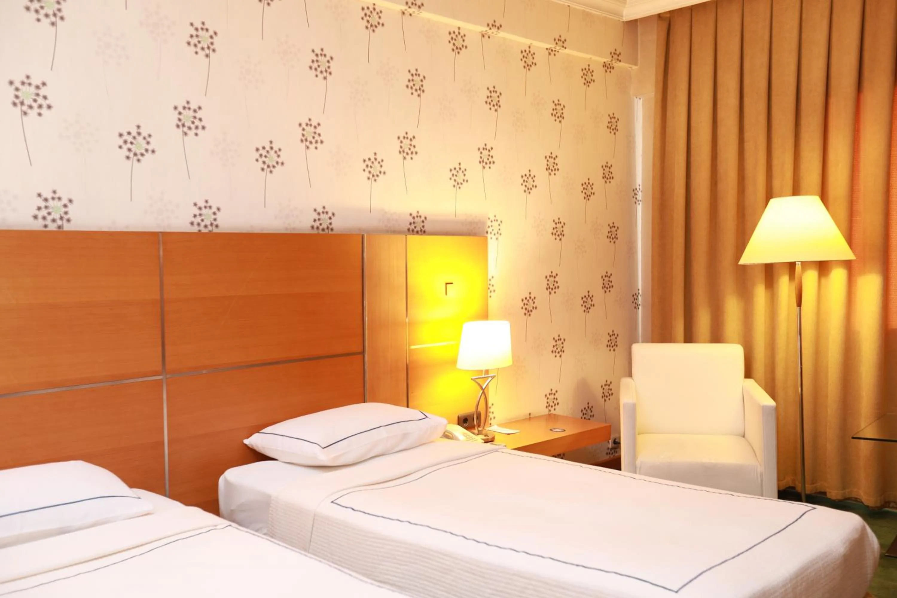 Bedroom, Bed in Anemon Grand Manisa Otel