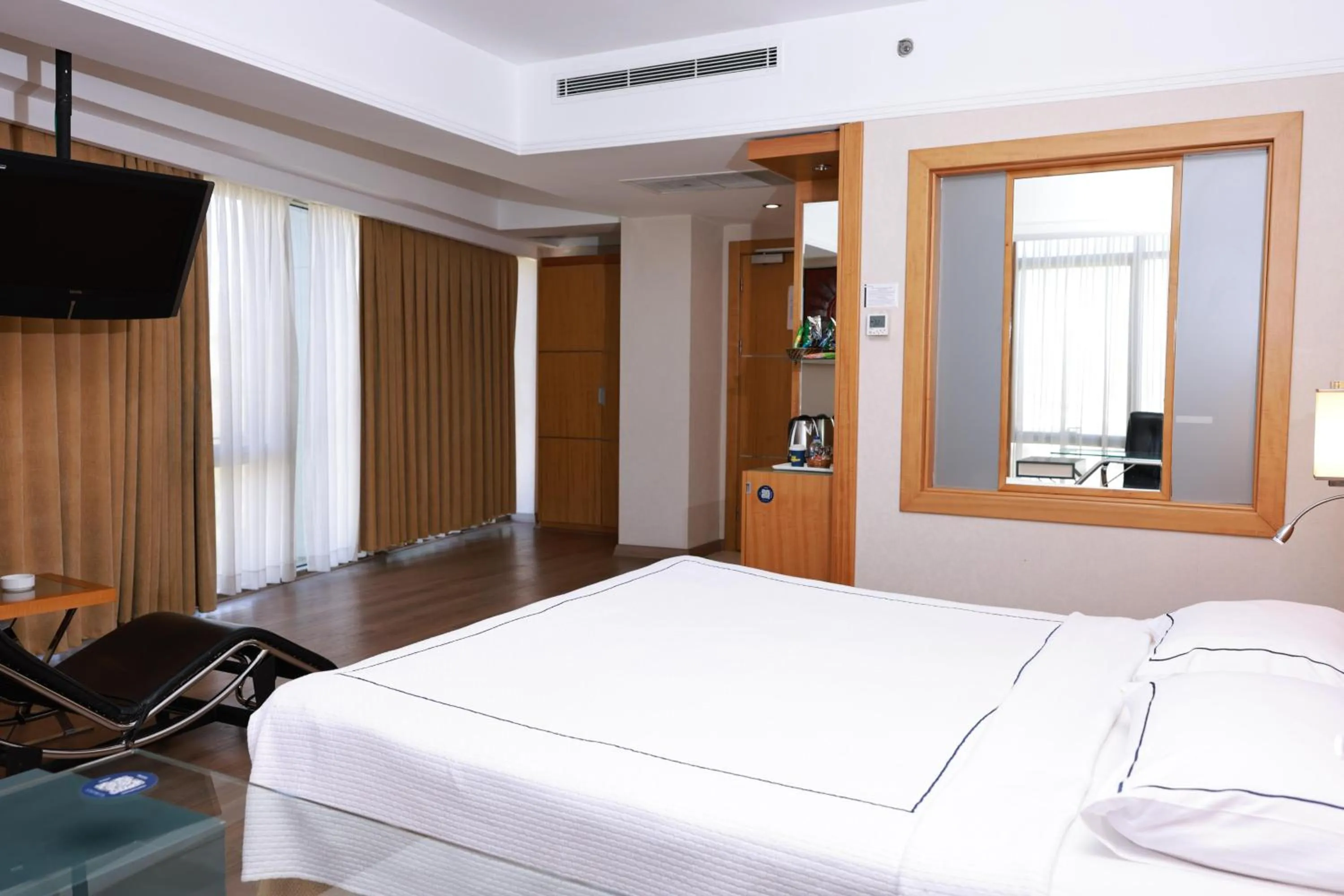 Photo of the whole room, Bed in Anemon Grand Denizli Otel