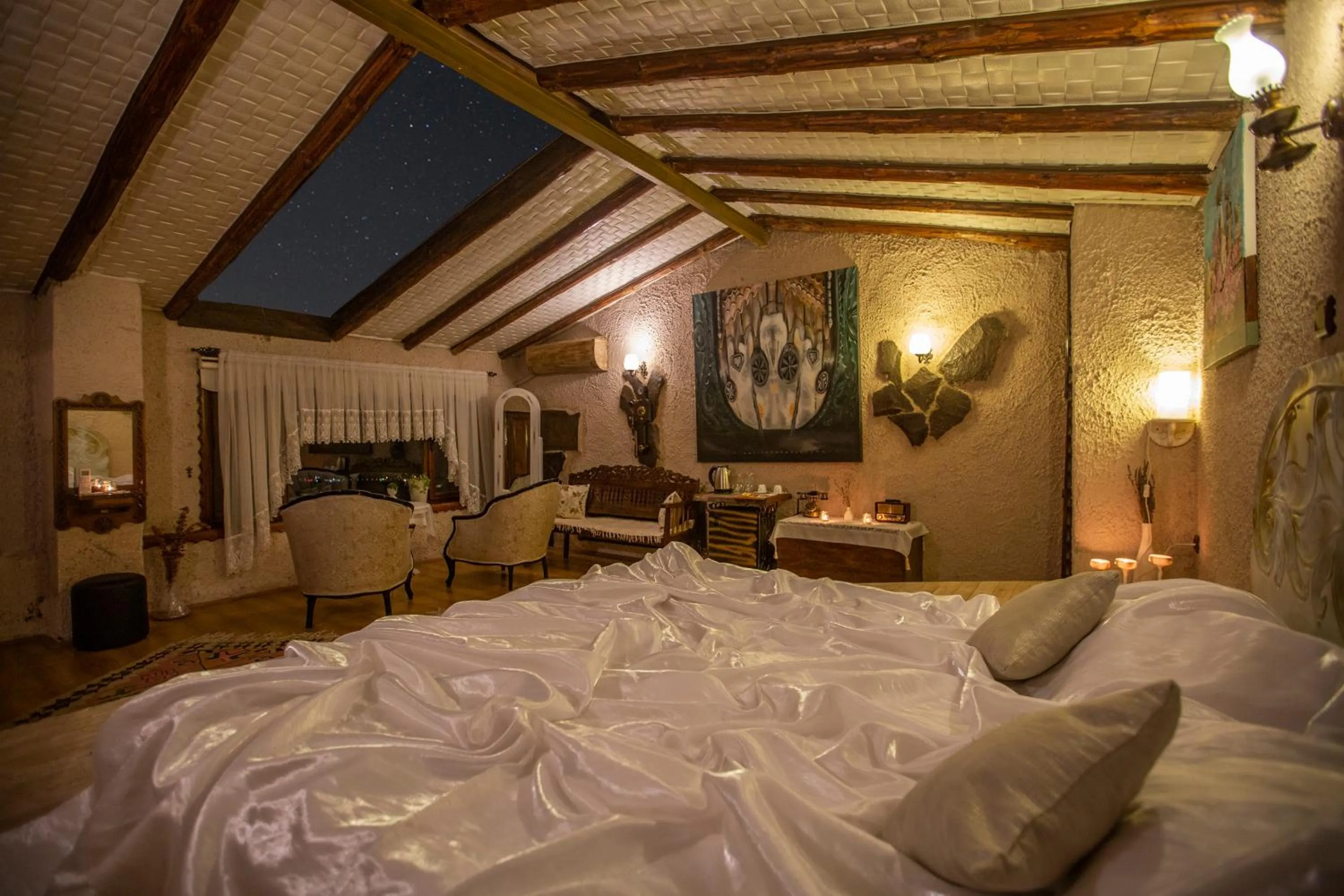 Living room, Bed in Karlık Evi Hotel - Special Category