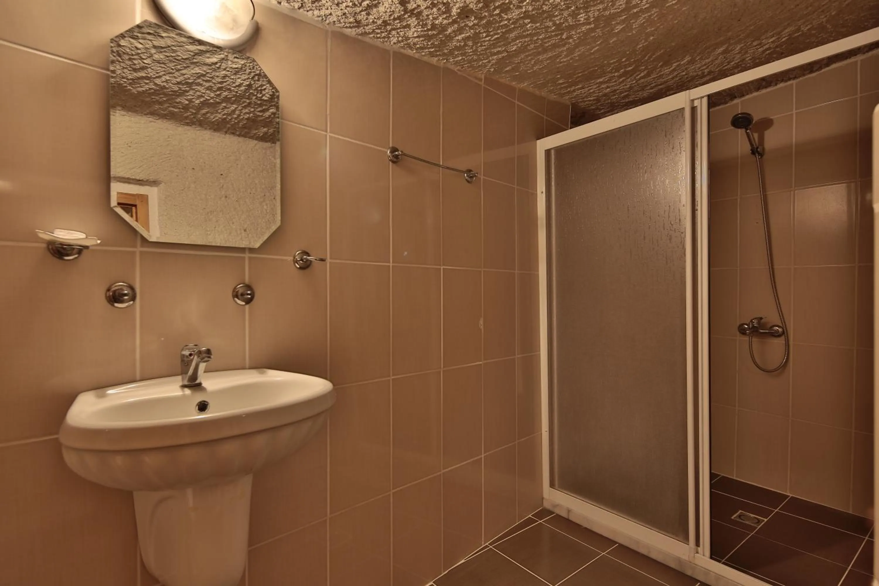 Shower in Melek Cave Hotel