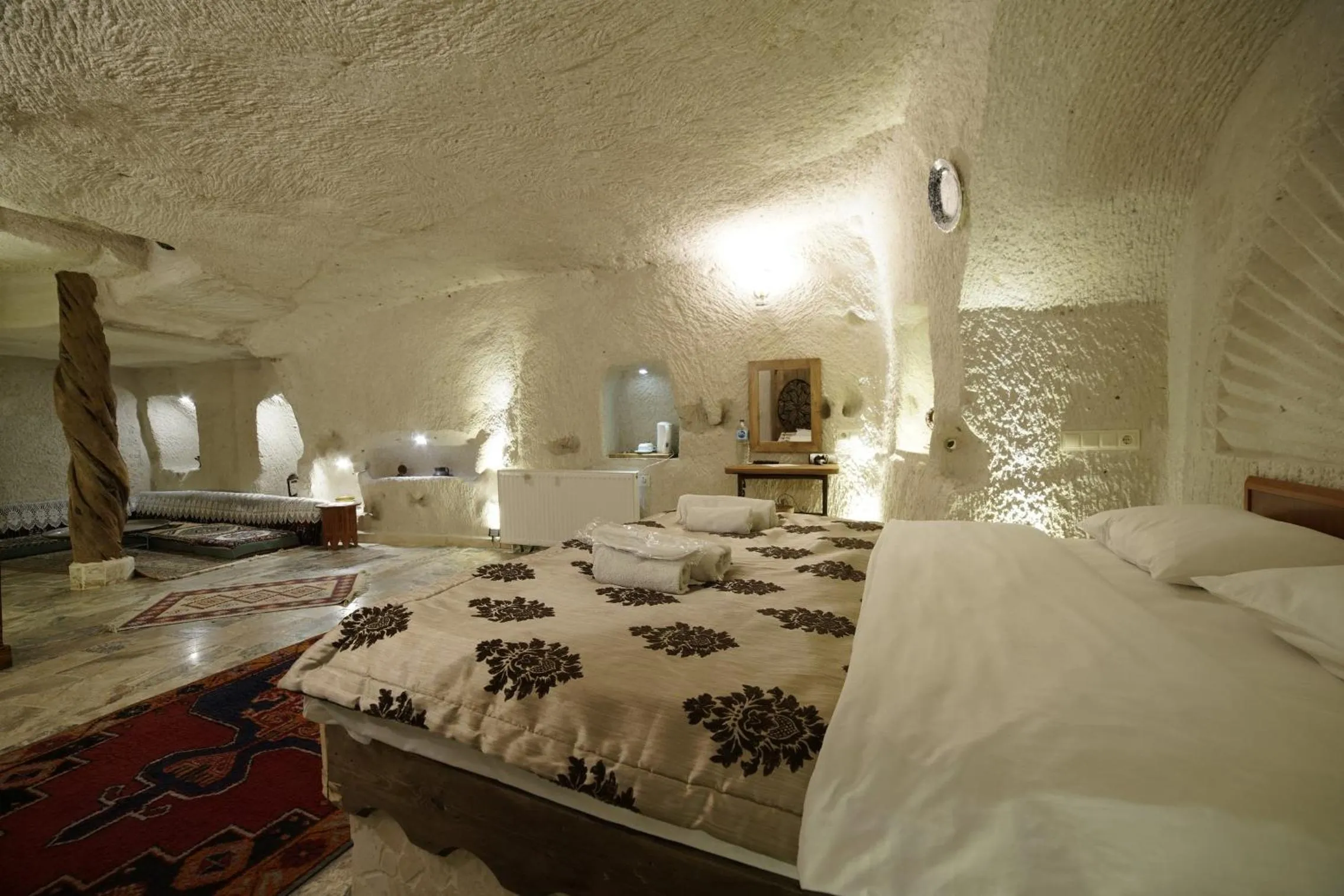 Photo of the whole room, Bed in Melek Cave Hotel