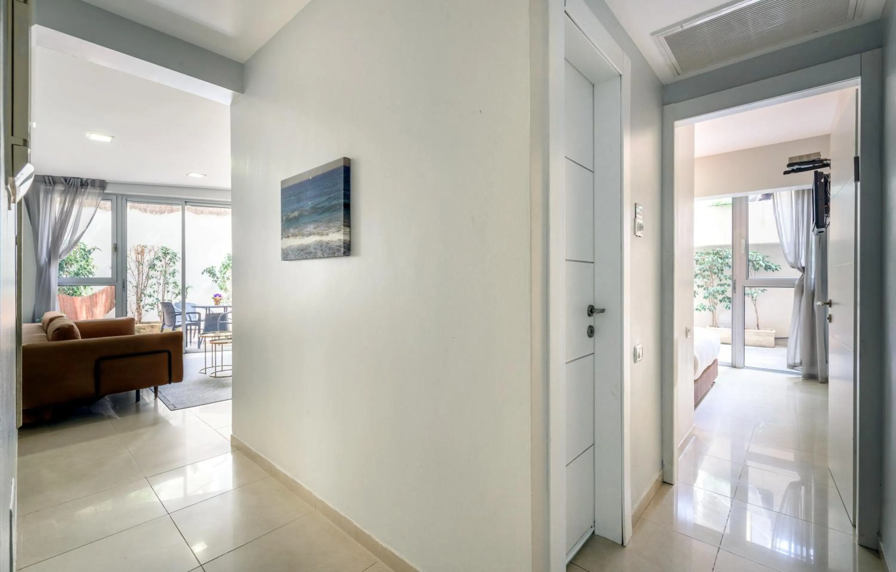 Photo of the whole room in Sea Land Suites